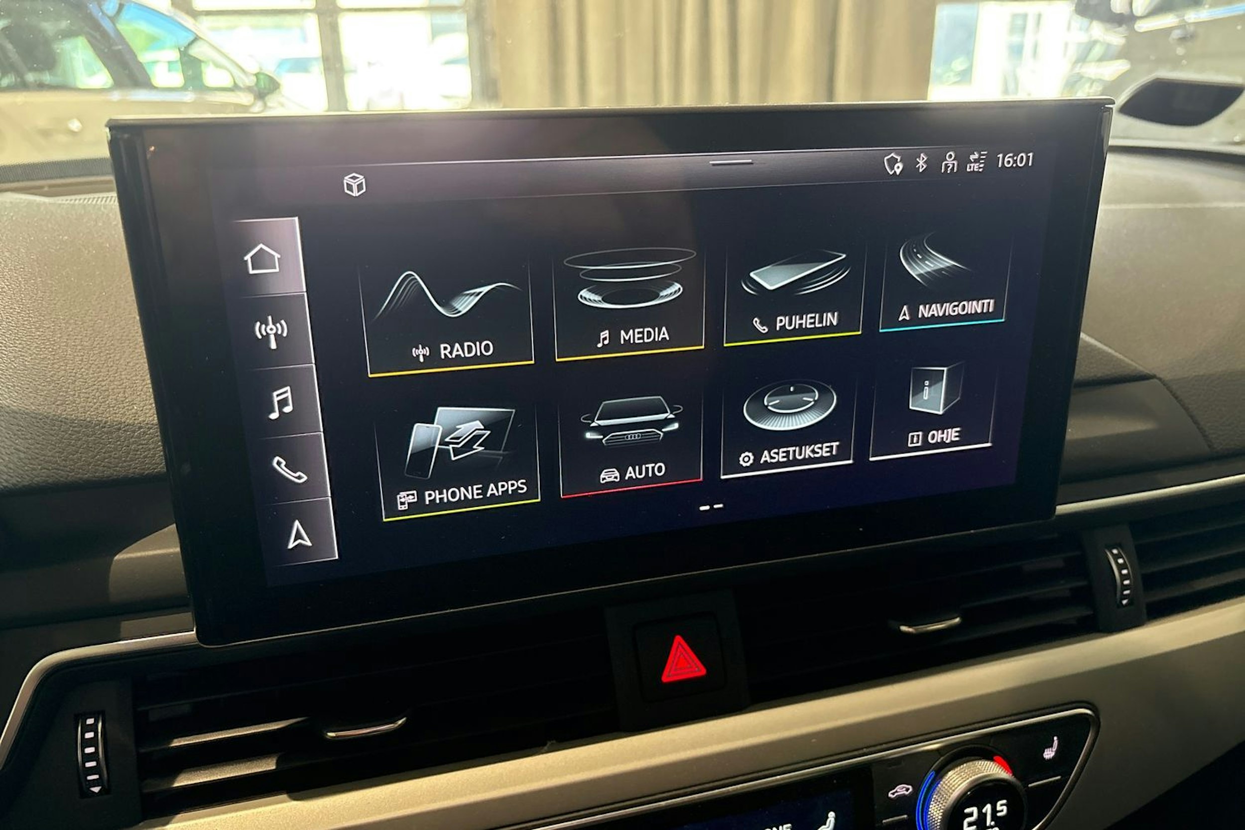 valkoinen Audi A4 allroad quattro 2020 kuva 26.