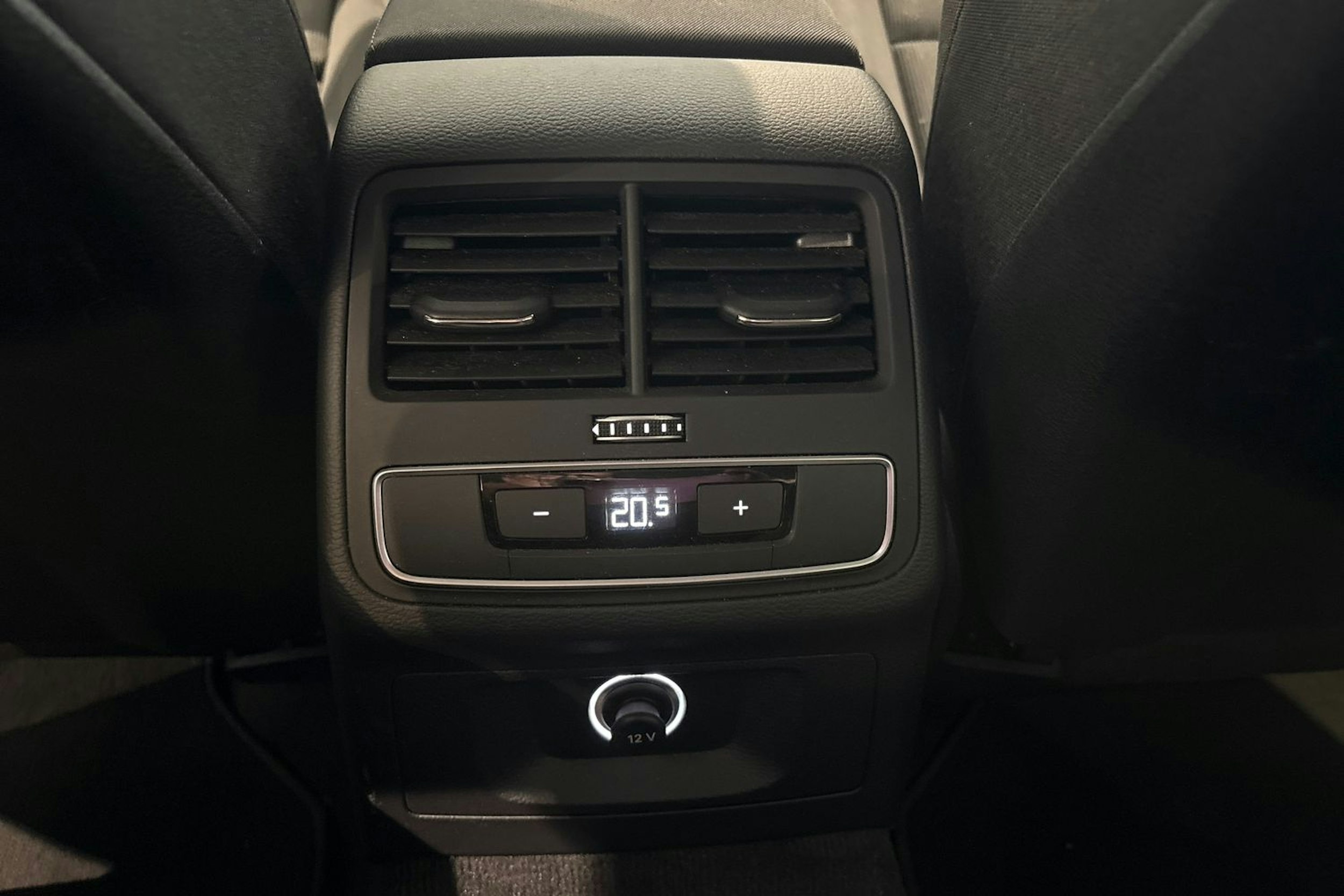 valkoinen Audi A4 allroad quattro 2020 kuva 34.