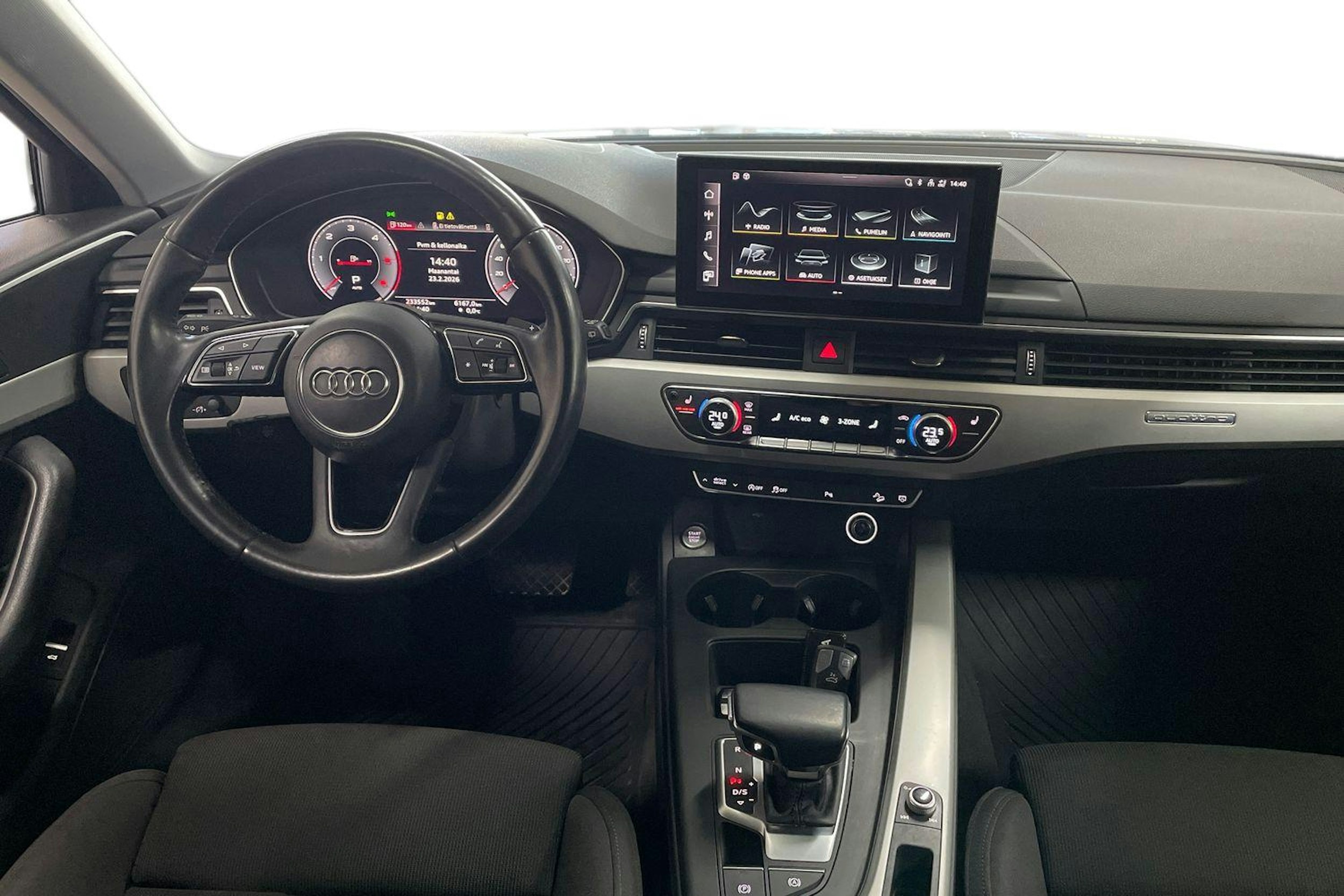 Valkoinen Audi A4 allroad quattro 2020 kuva 9.