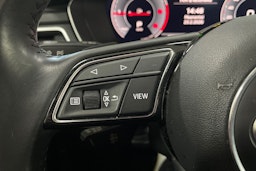 Valkoinen Audi A4 allroad quattro 2020 kuva 16.