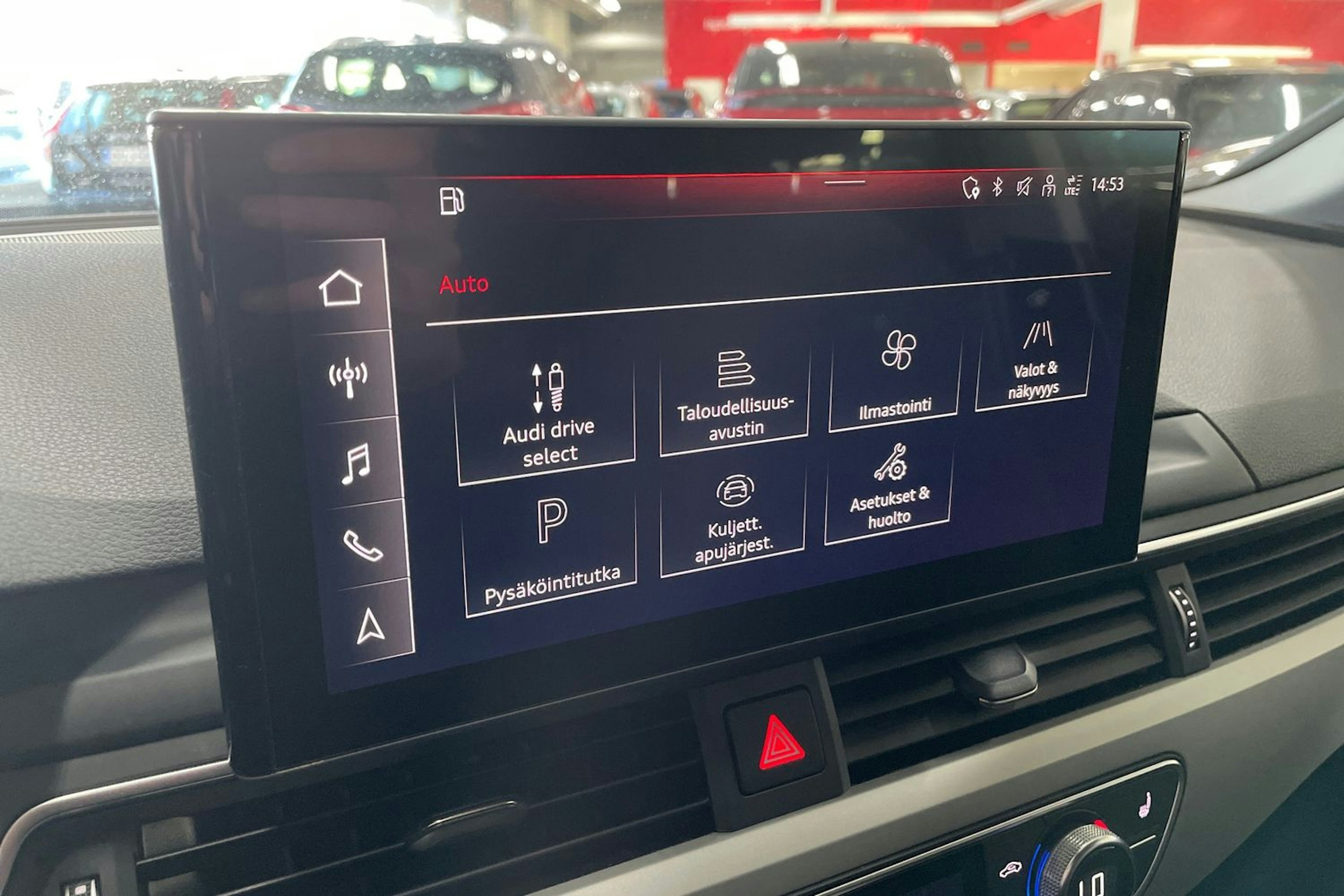 Valkoinen Audi A4 allroad quattro 2020 kuva 21.