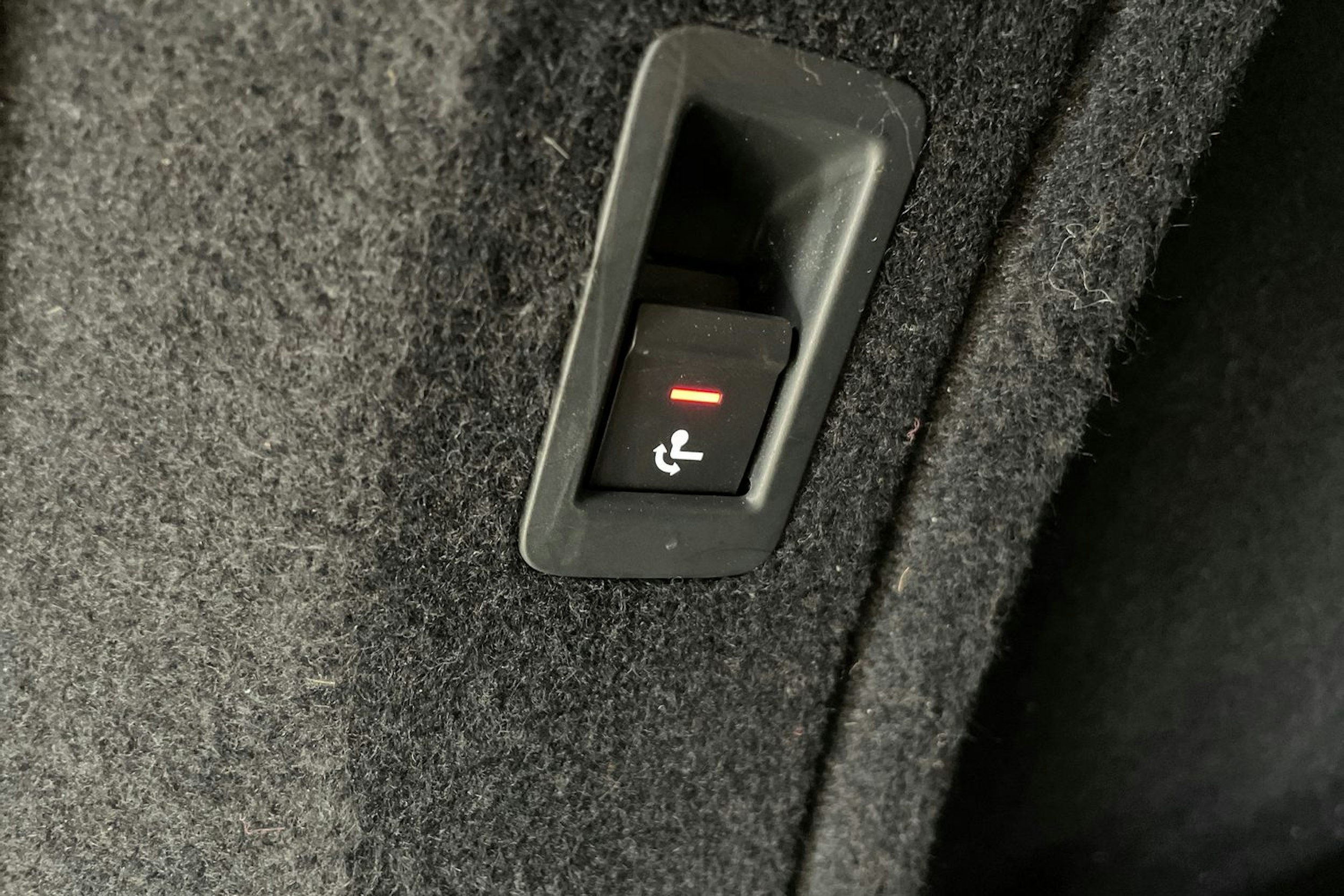 Valkoinen Audi A4 allroad quattro 2020 kuva 30.