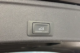 musta Audi A4 allroad quattro 2020 kuva 14.