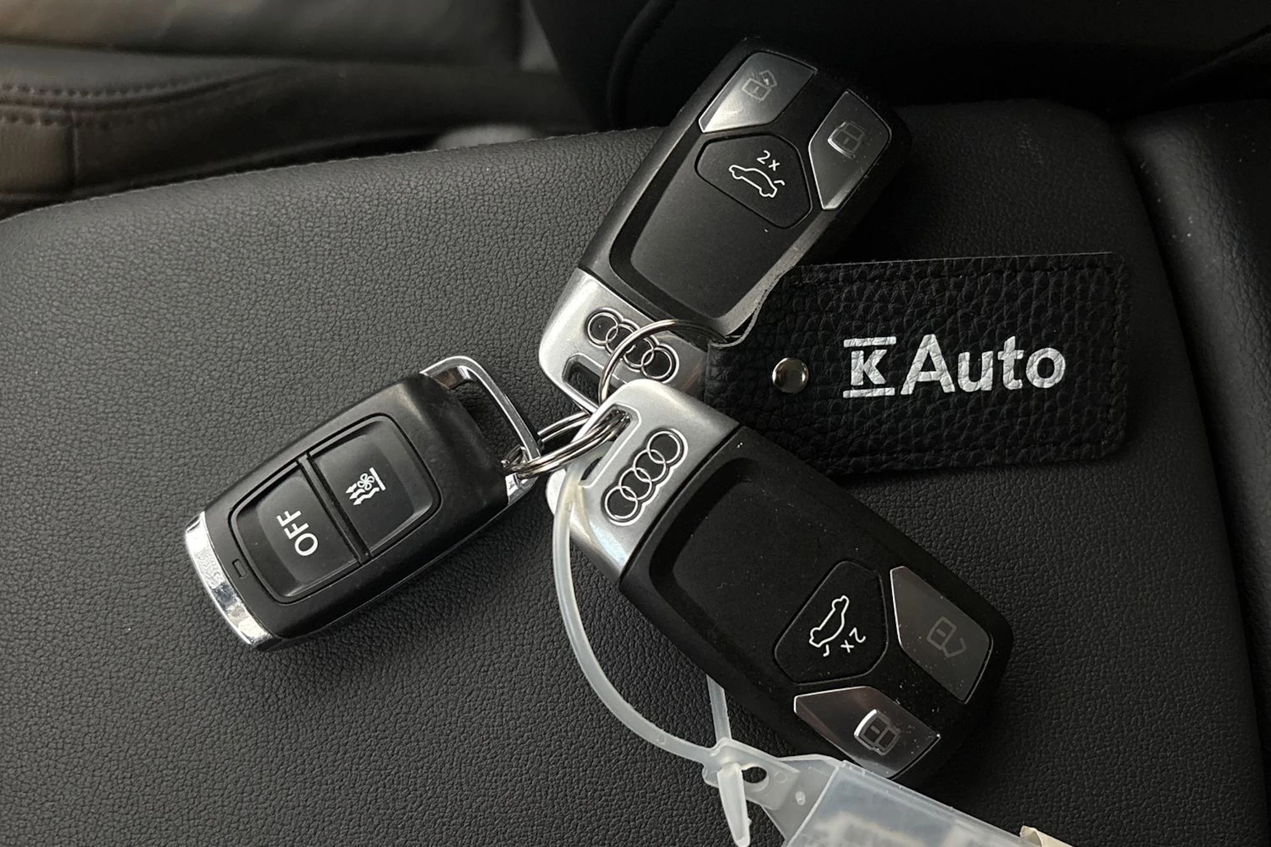 musta Audi A4 allroad quattro 2020 kuva 29.