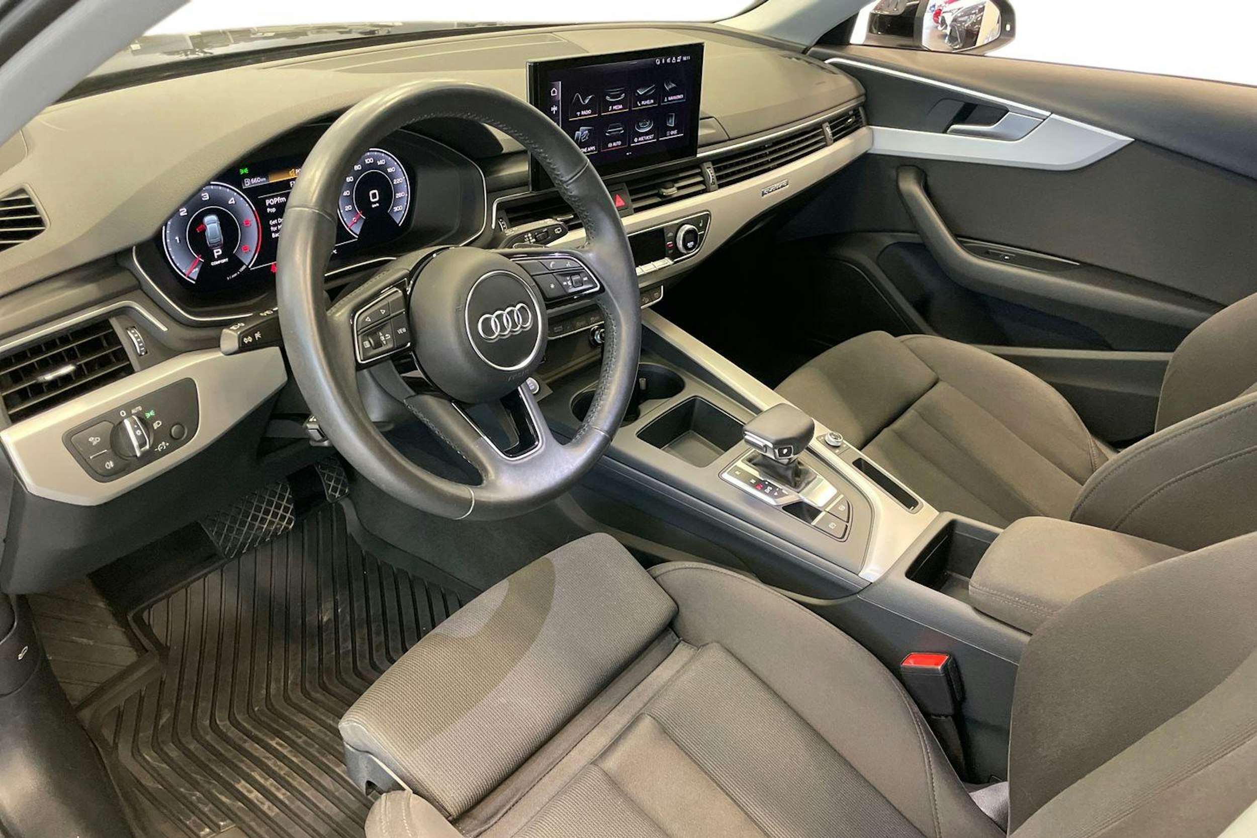 Musta Audi A4 allroad quattro 2020 kuva 7.