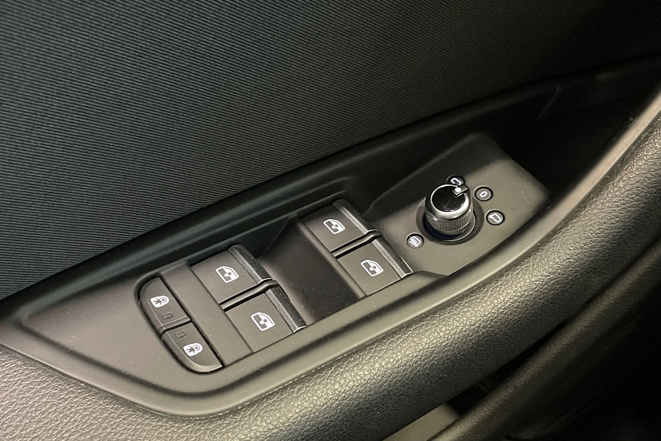 valkoinen Audi A4 allroad quattro 2020 kuva 32.