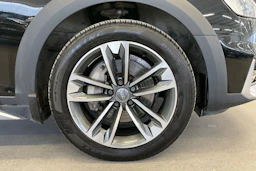 Musta Audi A4 allroad quattro 2020 kuva 13.
