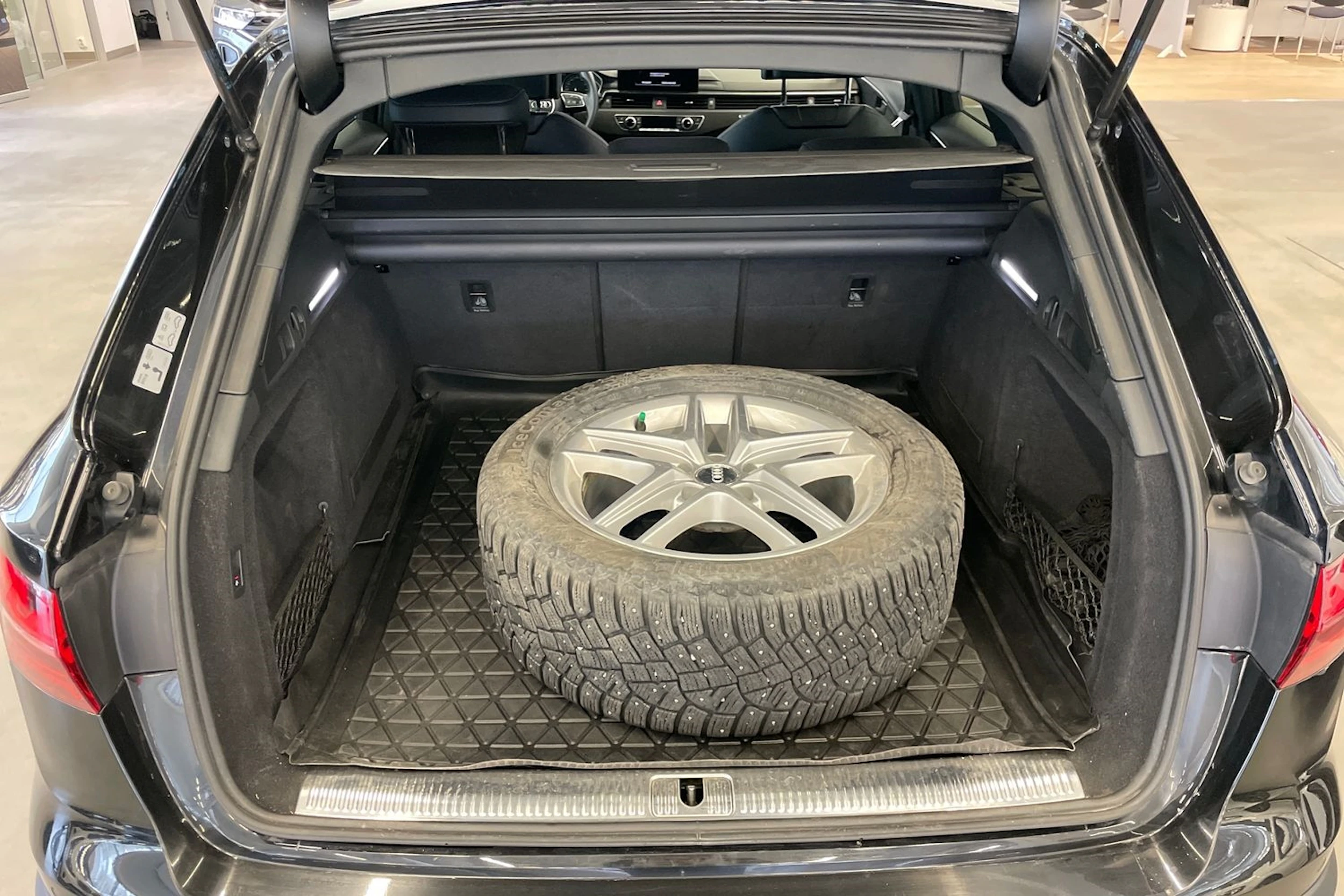 Musta Audi A4 allroad quattro 2020 kuva 21.