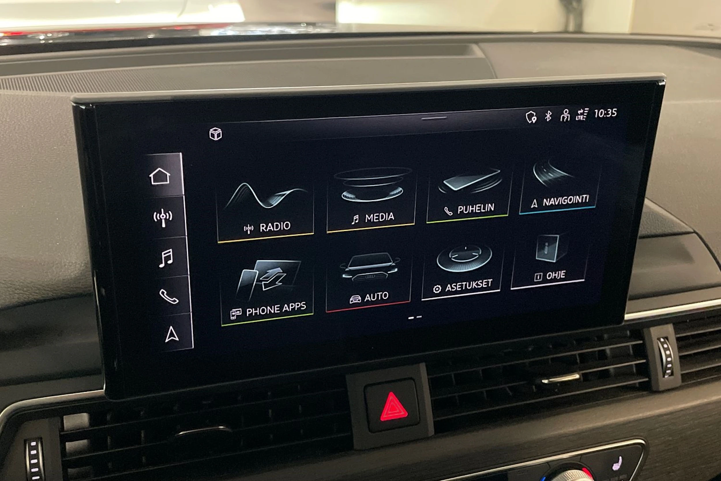 Musta Audi A4 allroad quattro 2020 kuva 28.