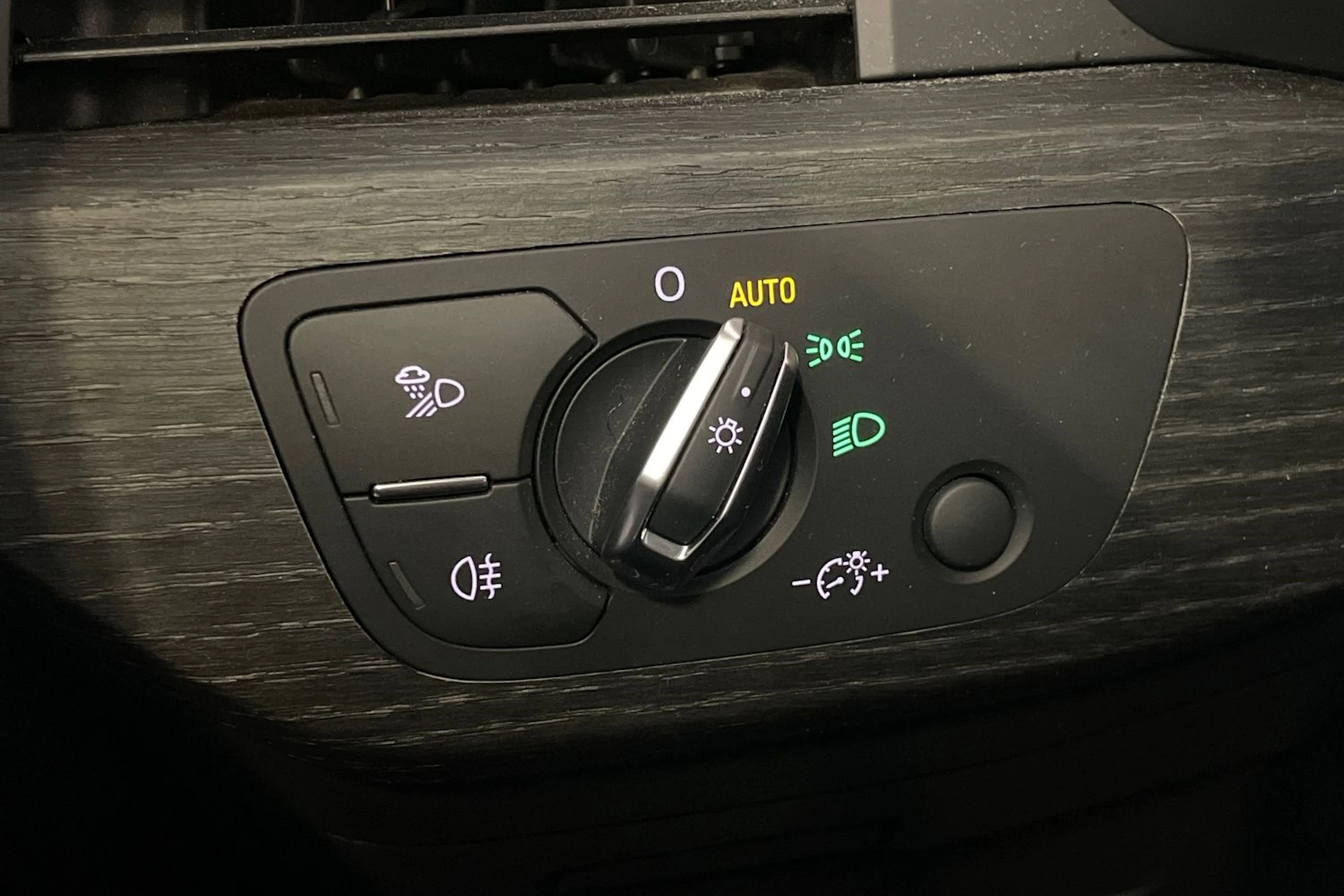 Musta Audi A4 allroad quattro 2020 kuva 29.