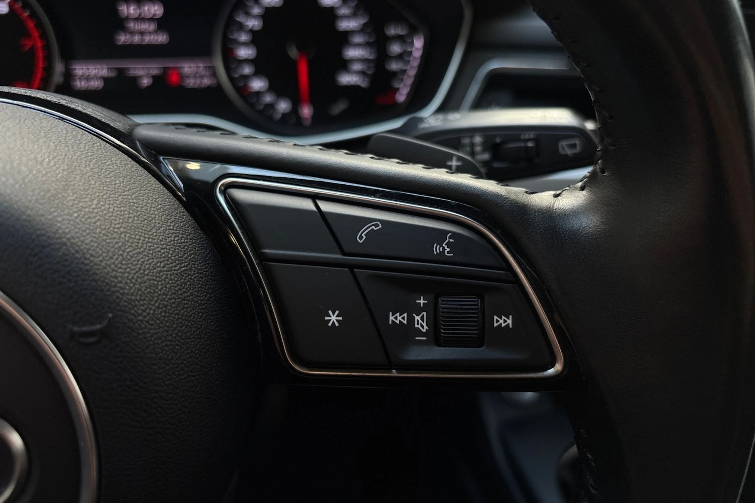 musta Audi A4 allroad quattro 2020 kuva 17.