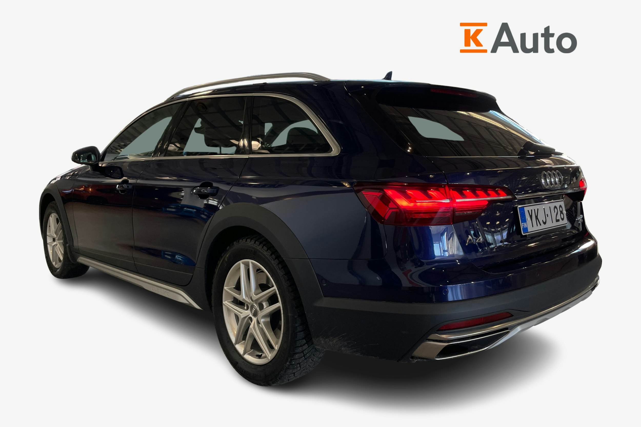 sininen Audi A4 allroad quattro 2020 kuva 2.