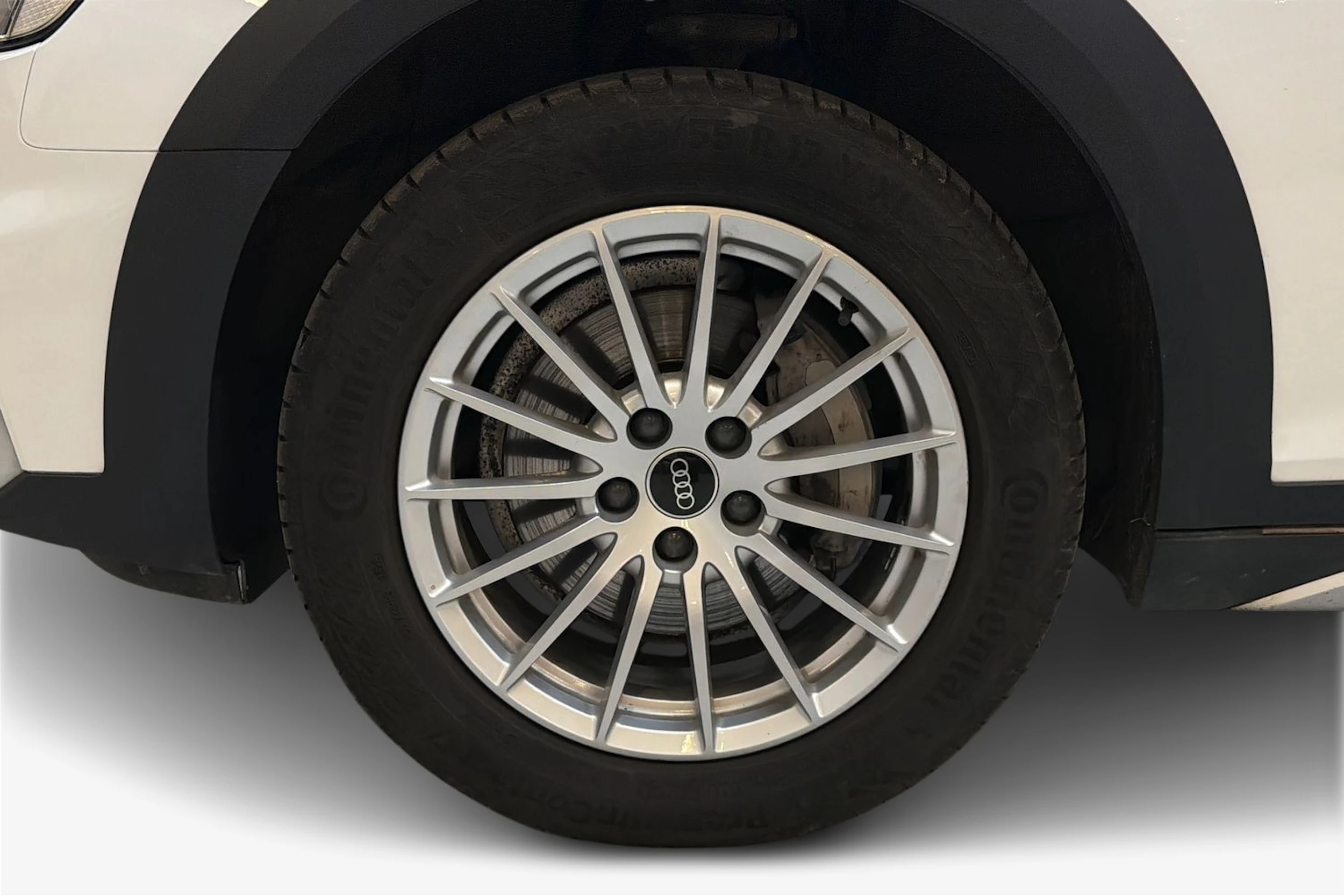 valkoinen Audi A4 allroad quattro 2021 kuva 9.