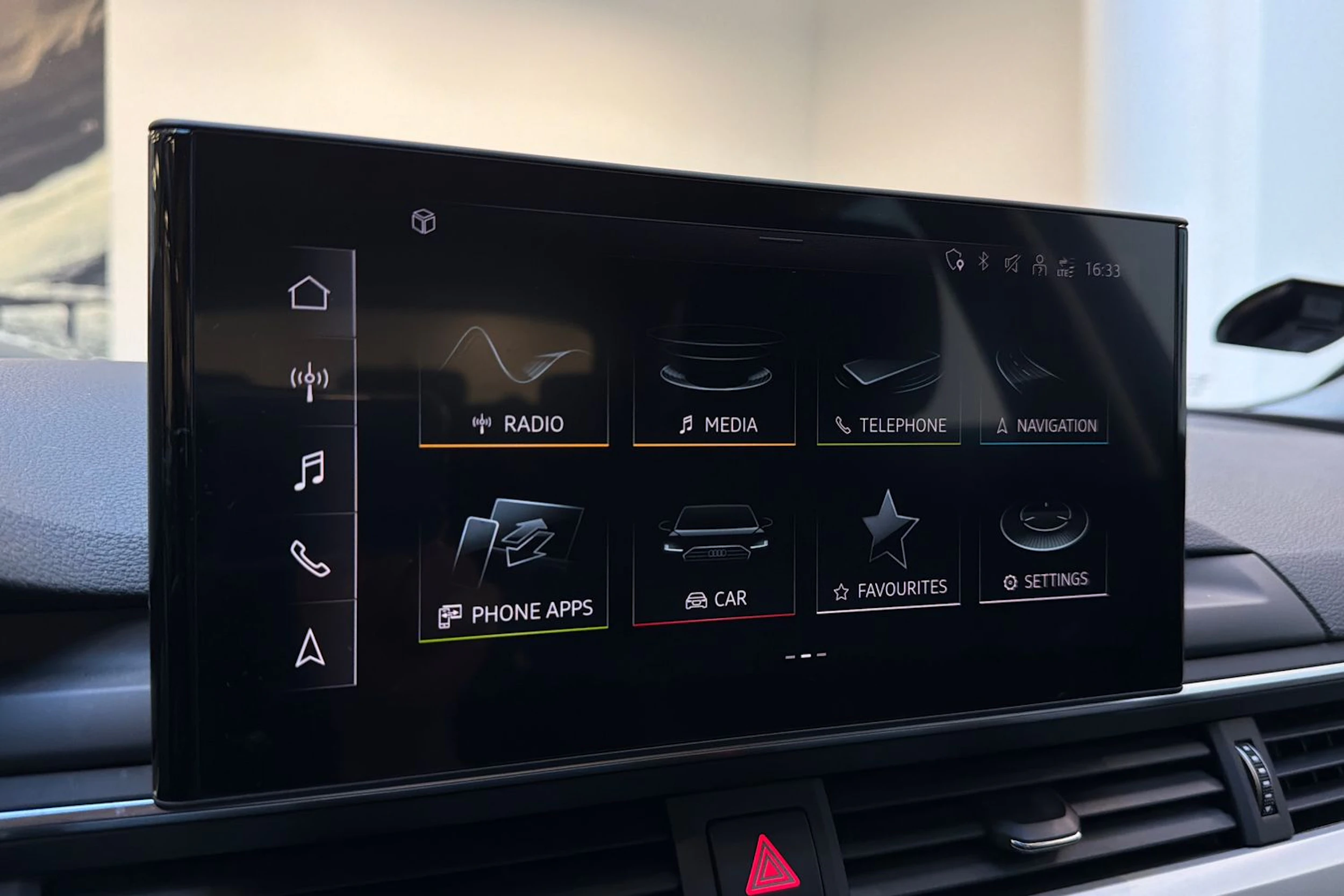 valkoinen Audi A4 allroad quattro 2021 kuva 16.