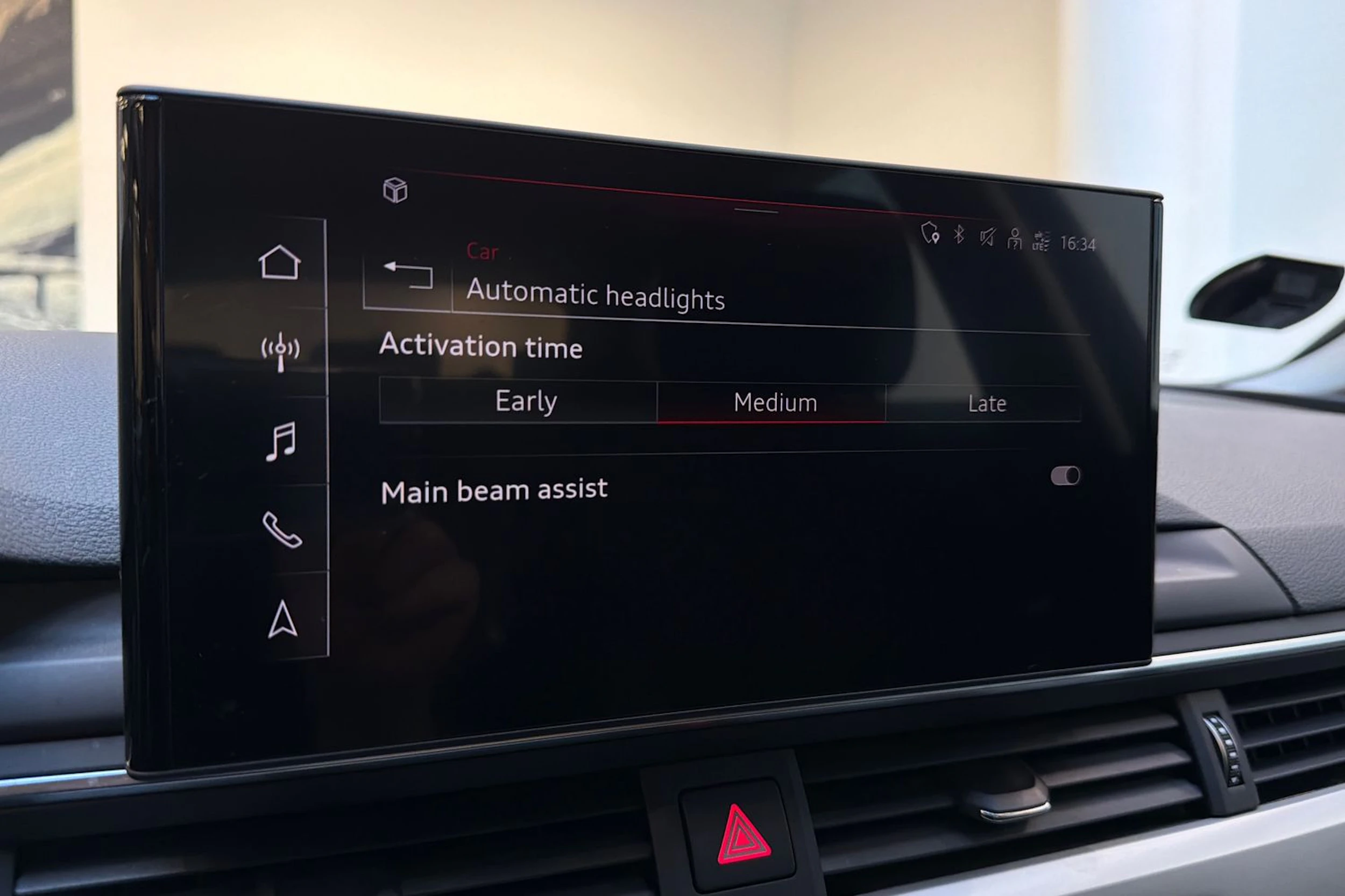 valkoinen Audi A4 allroad quattro 2021 kuva 19.
