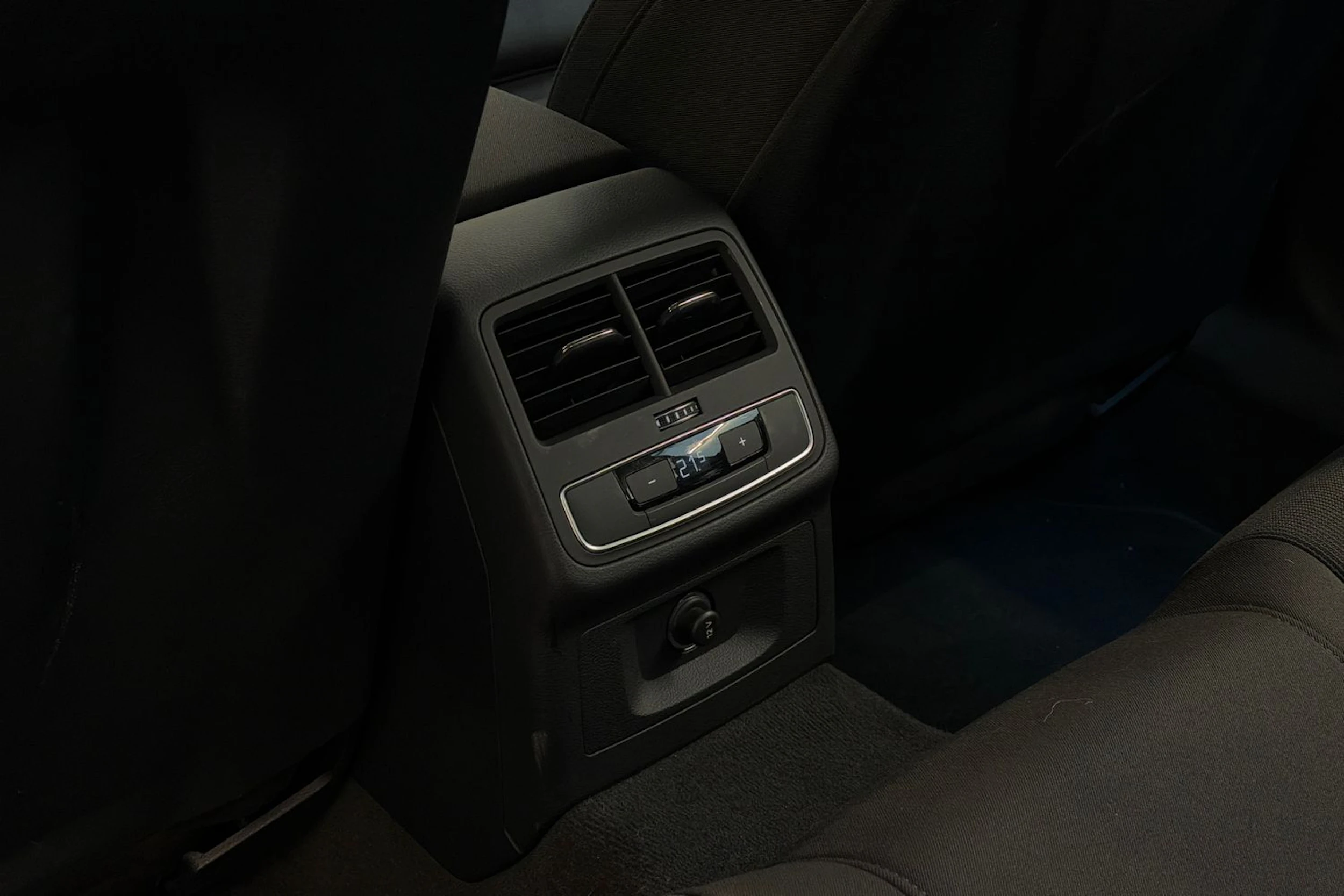 valkoinen Audi A4 allroad quattro 2021 kuva 26.
