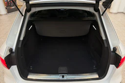 valkoinen Audi A4 allroad quattro 2021 kuva 27.