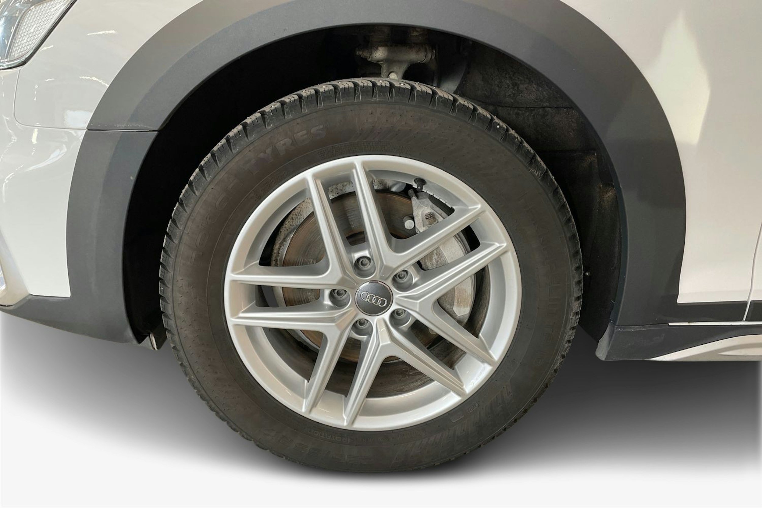 valkoinen Audi A4 allroad quattro 2021 kuva 11.