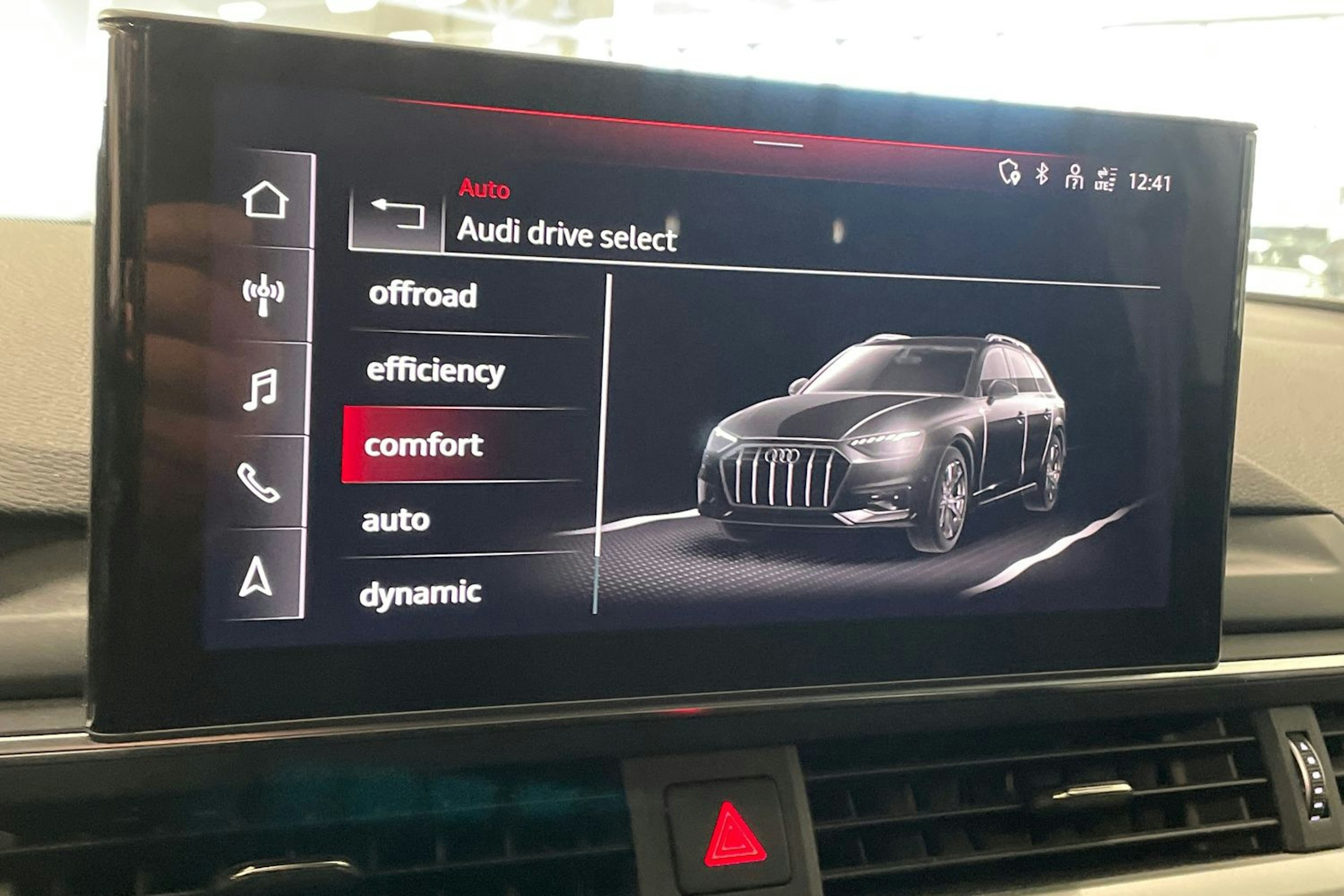 valkoinen Audi A4 allroad quattro 2021 kuva 28.