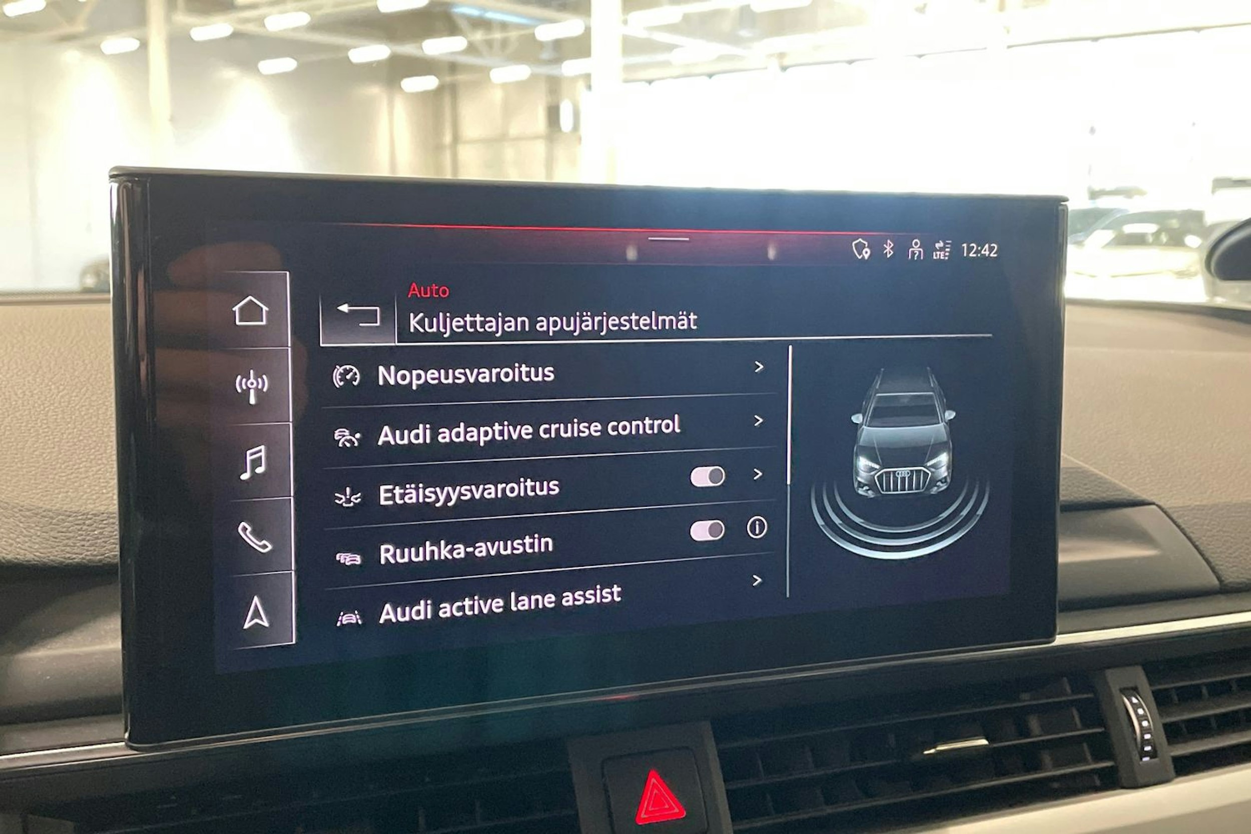 valkoinen Audi A4 allroad quattro 2021 kuva 30.