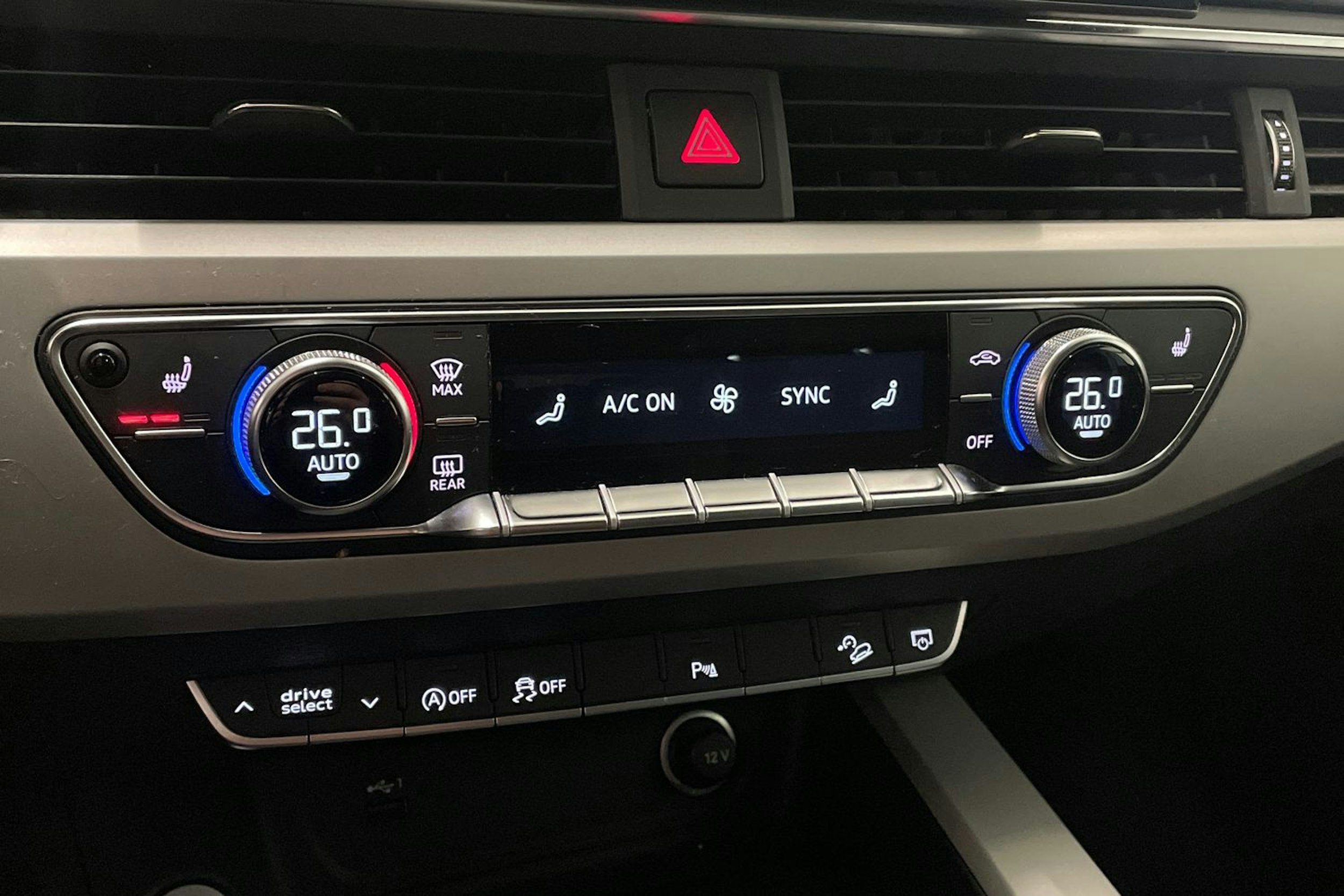 valkoinen Audi A4 allroad quattro 2021 kuva 33.