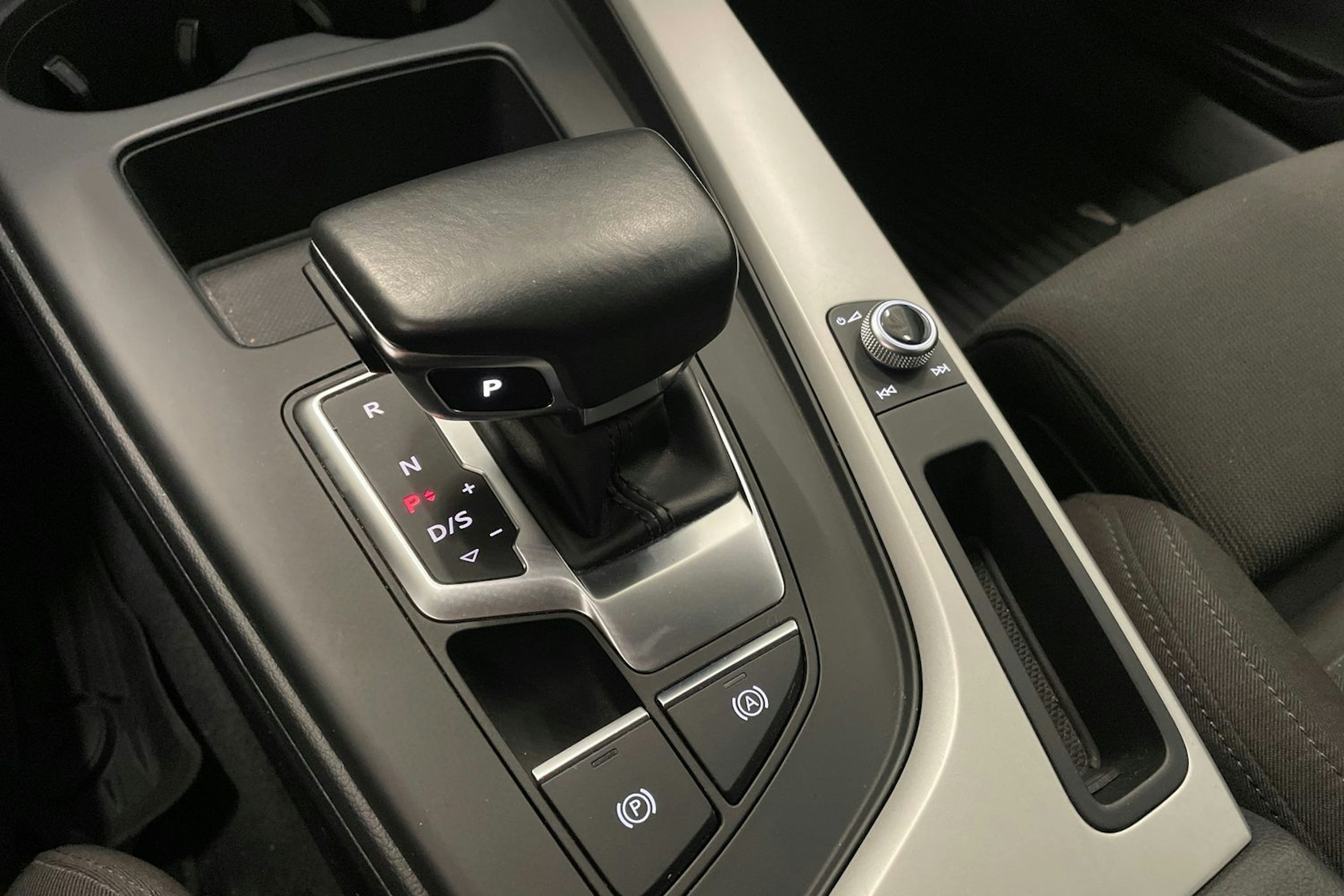 valkoinen Audi A4 allroad quattro 2021 kuva 34.