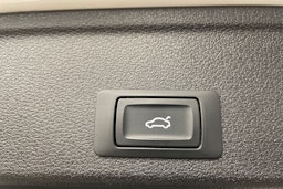 valkoinen Audi A4 allroad quattro 2021 kuva 43.