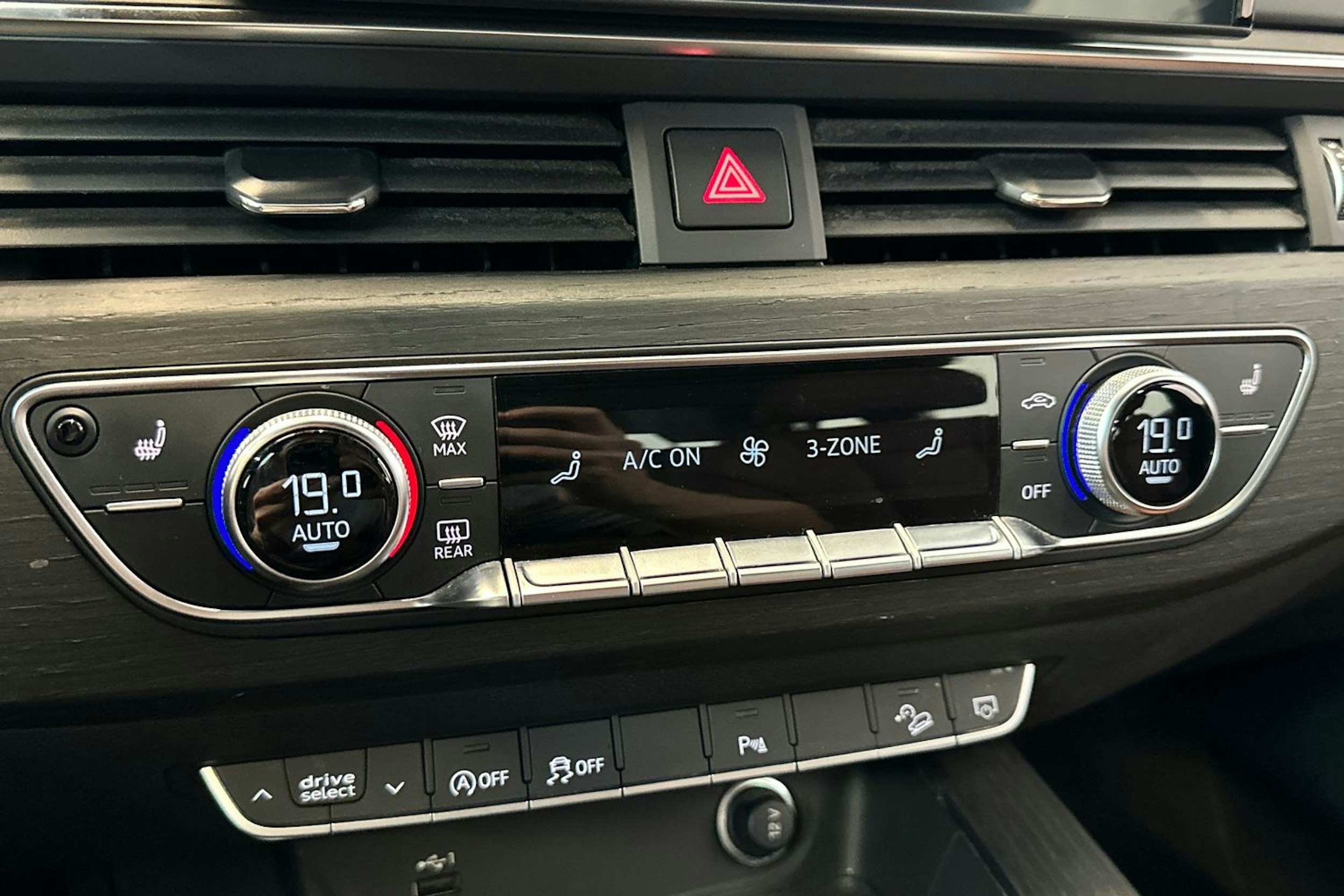 vihreä Audi A4 allroad quattro 2021 kuva 22.