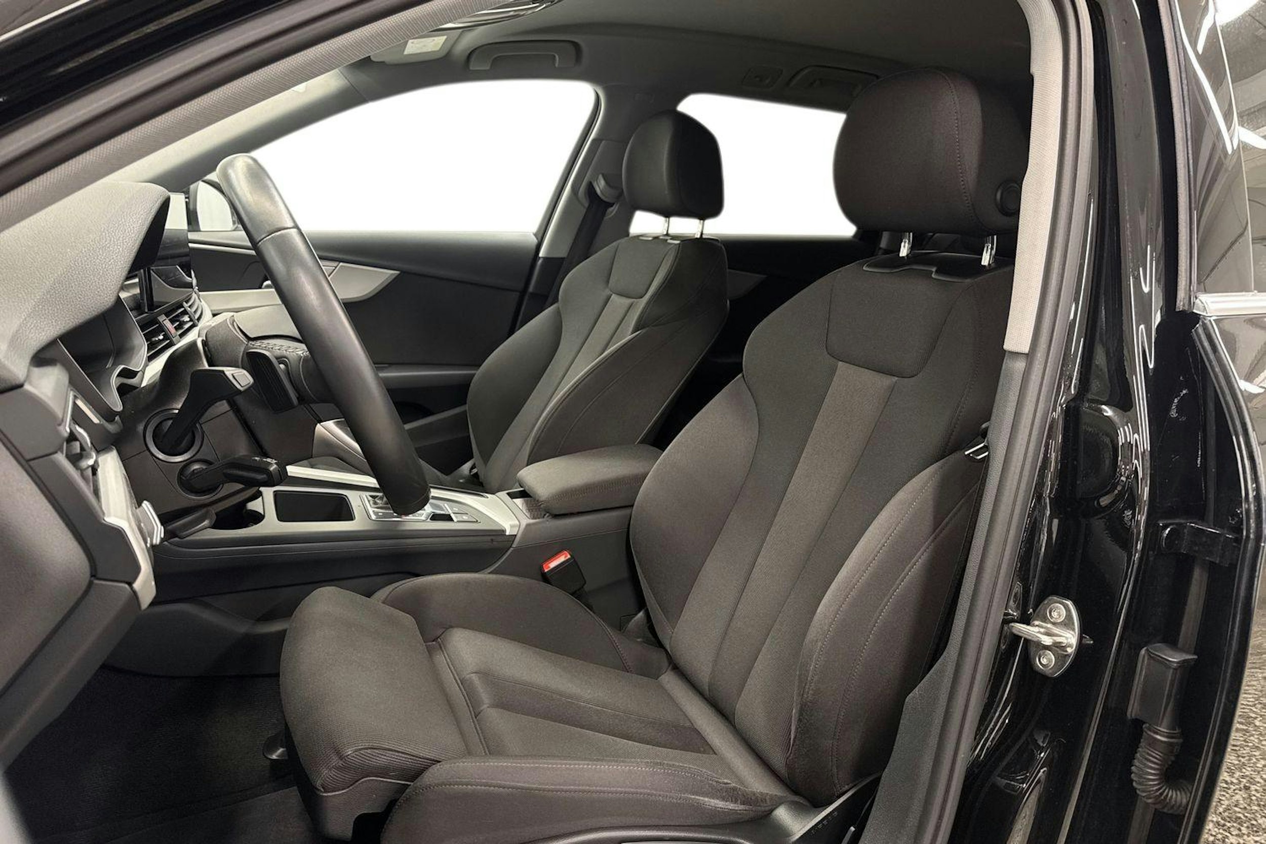 Musta Audi A4 allroad quattro 2021 kuva 11.