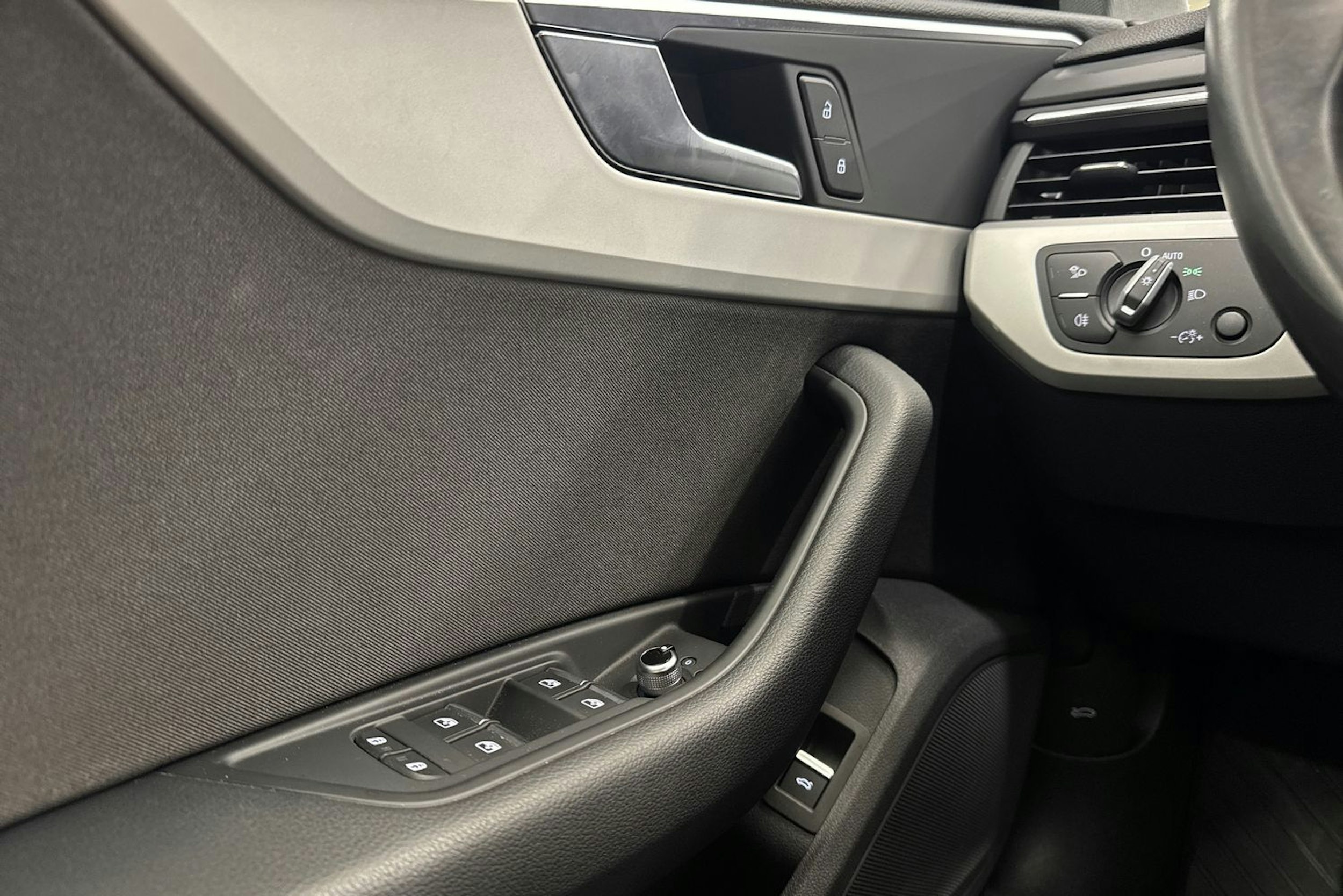 Musta Audi A4 allroad quattro 2021 kuva 19.