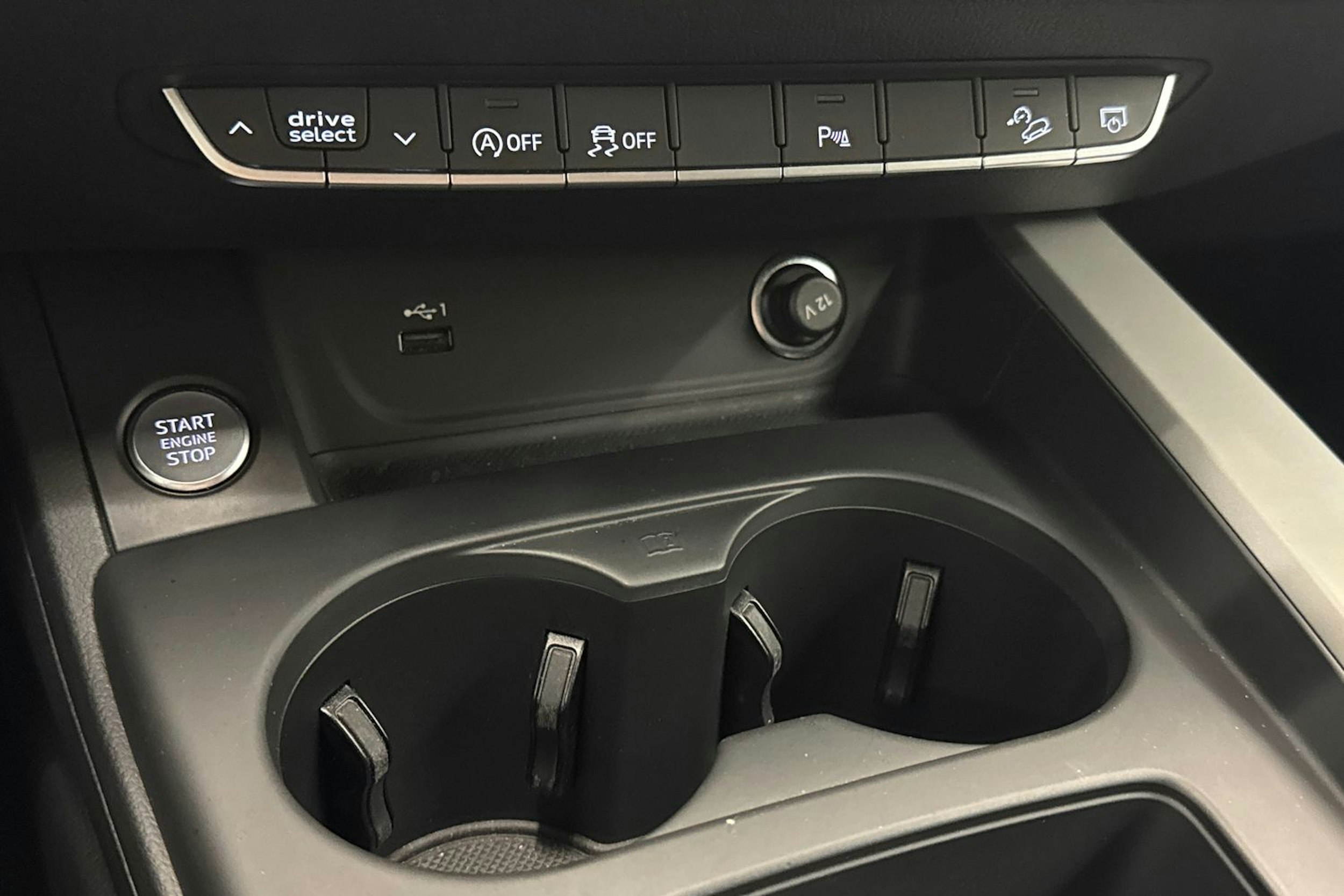 Musta Audi A4 allroad quattro 2021 kuva 22.