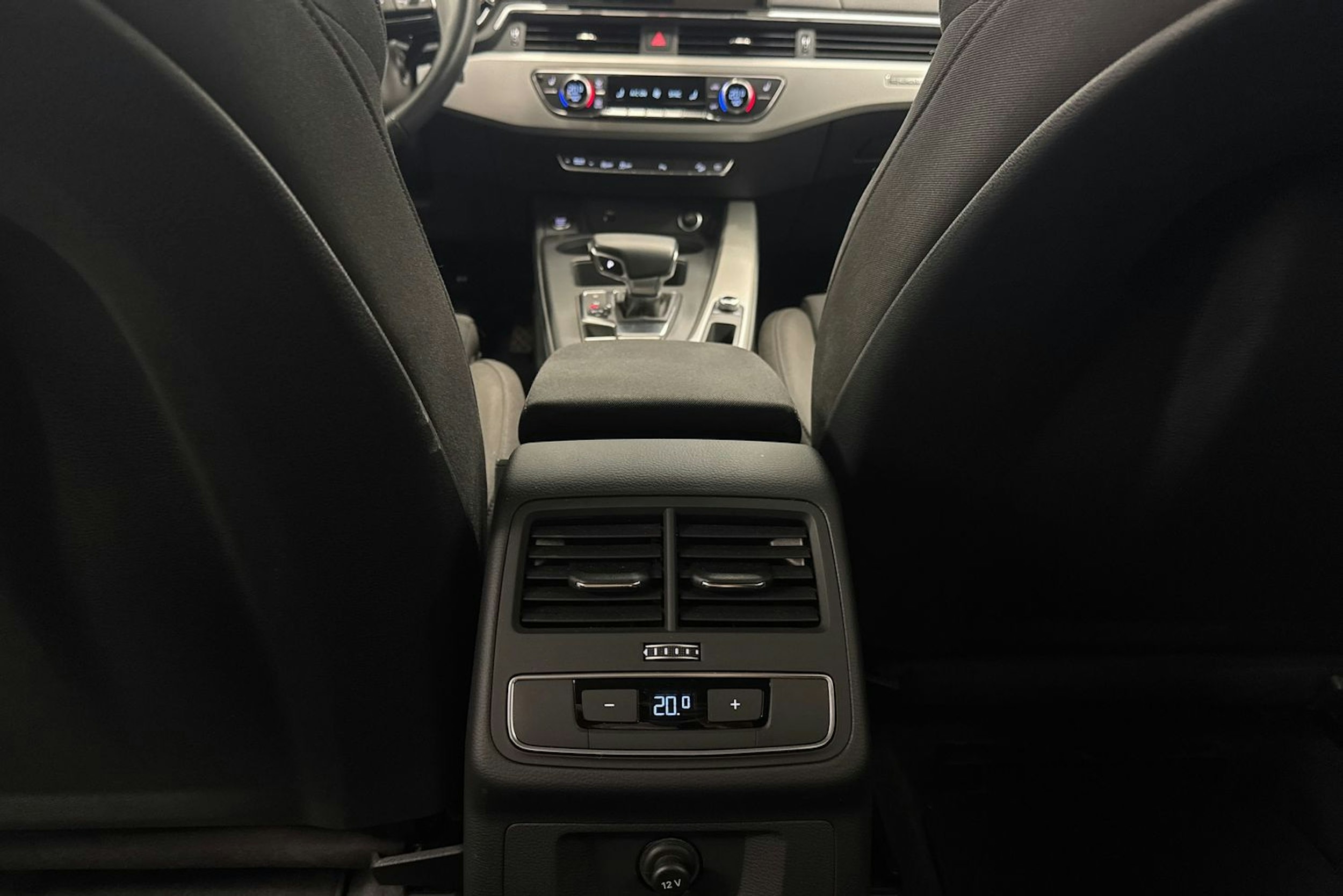 Musta Audi A4 allroad quattro 2021 kuva 36.