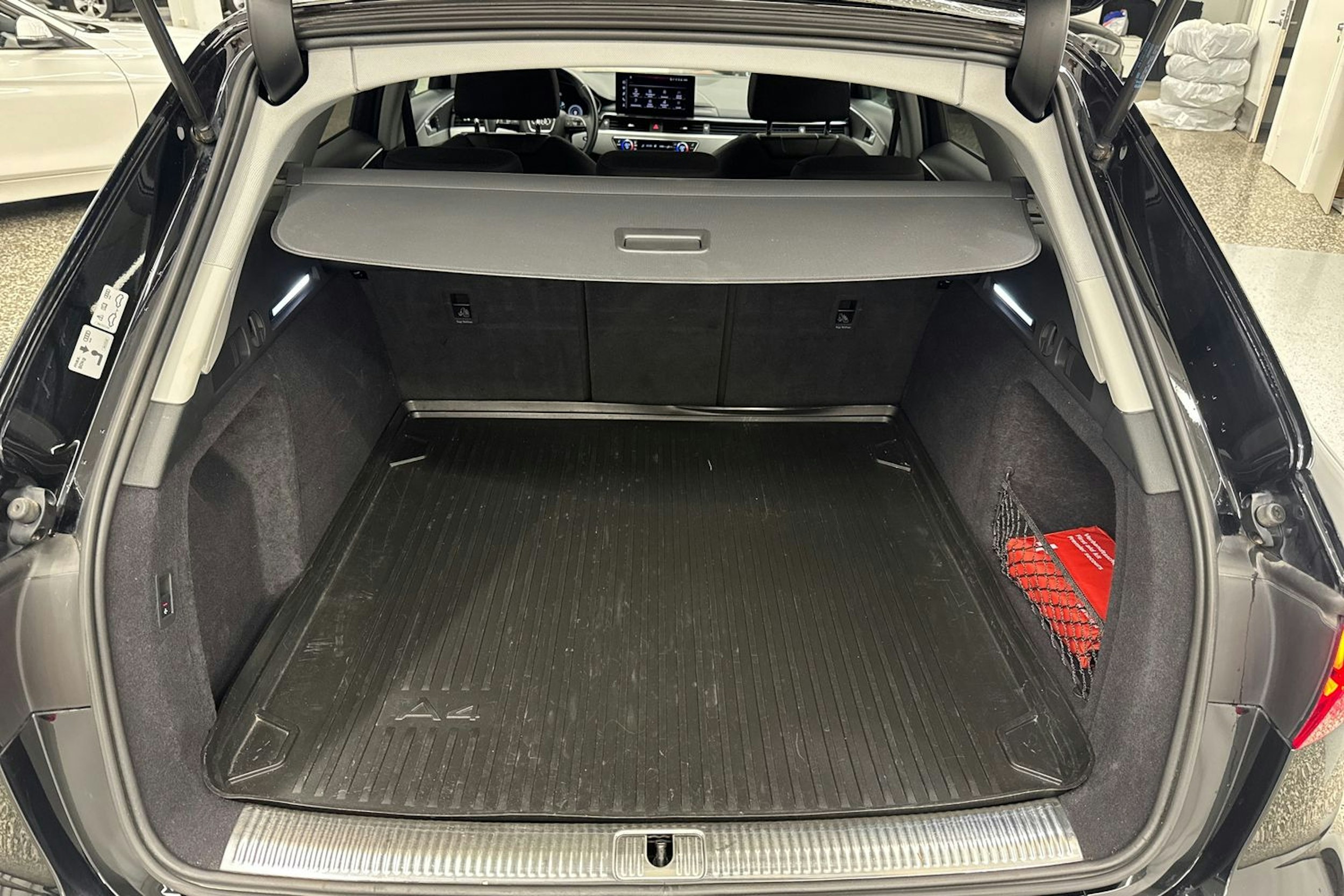 Musta Audi A4 allroad quattro 2021 kuva 37.