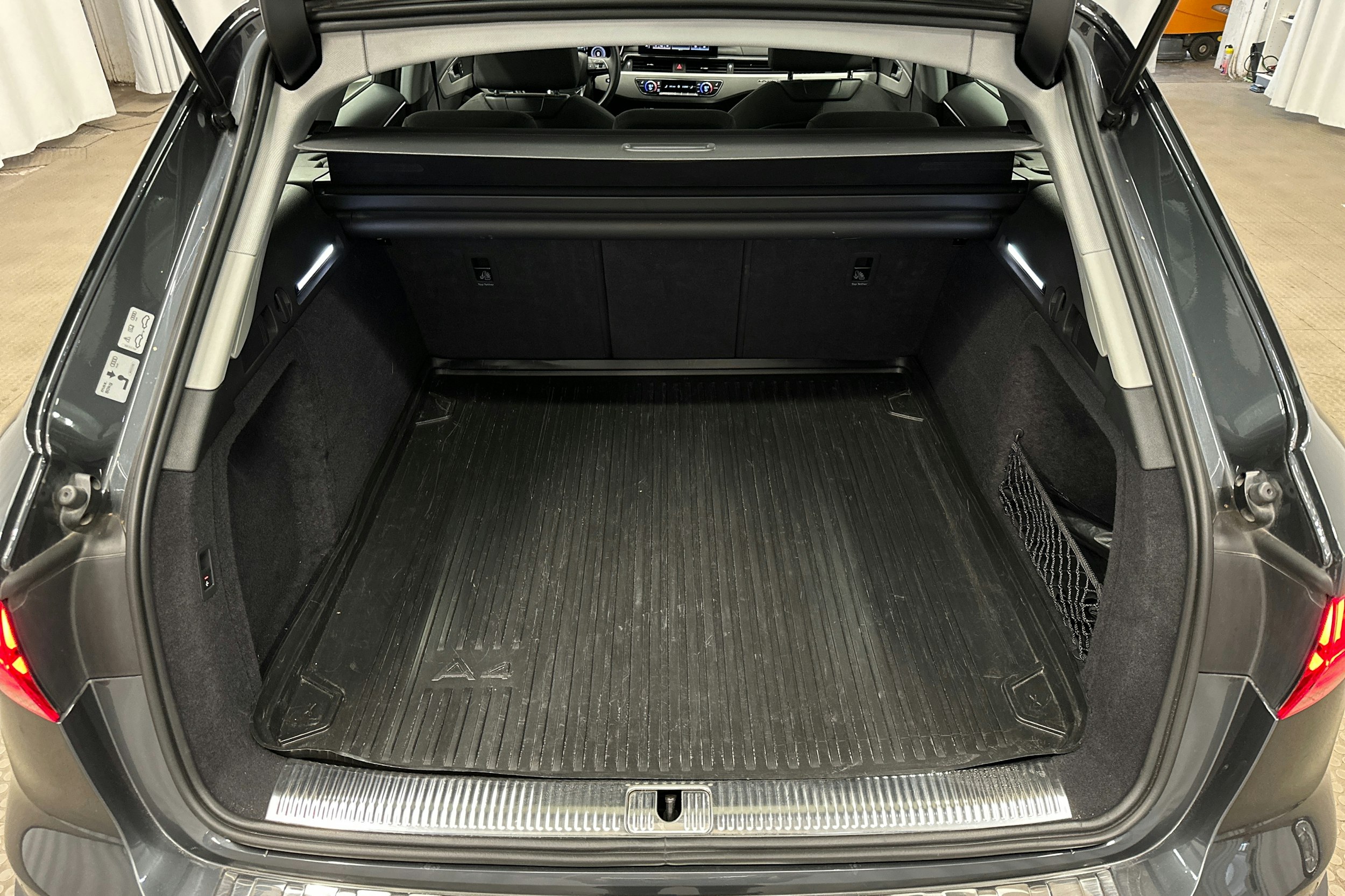harmaa Audi A4 allroad quattro 2021 kuva 11.