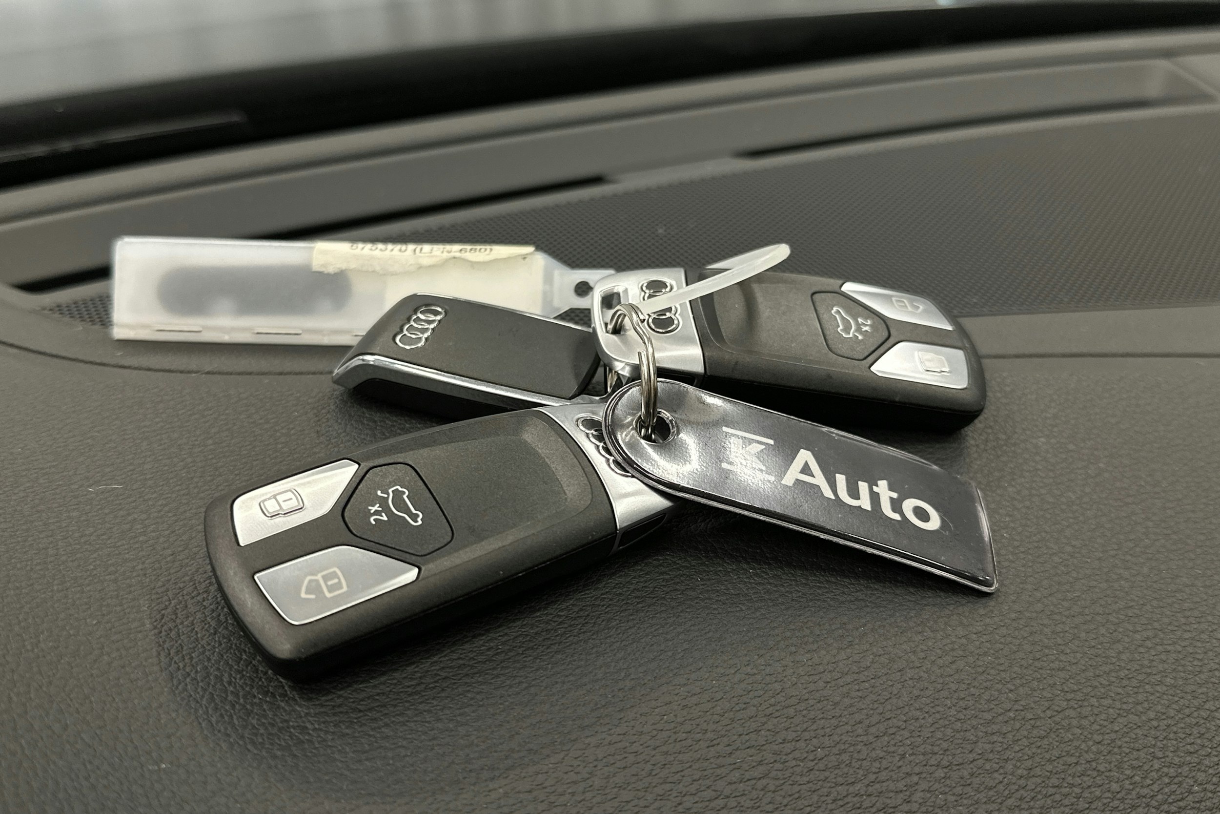 harmaa Audi A4 allroad quattro 2021 kuva 31.