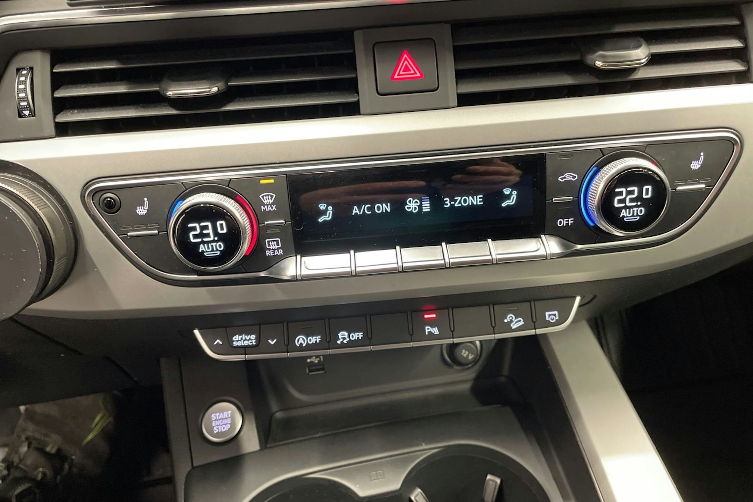 Musta Audi A4 allroad quattro 2021 kuva 19.