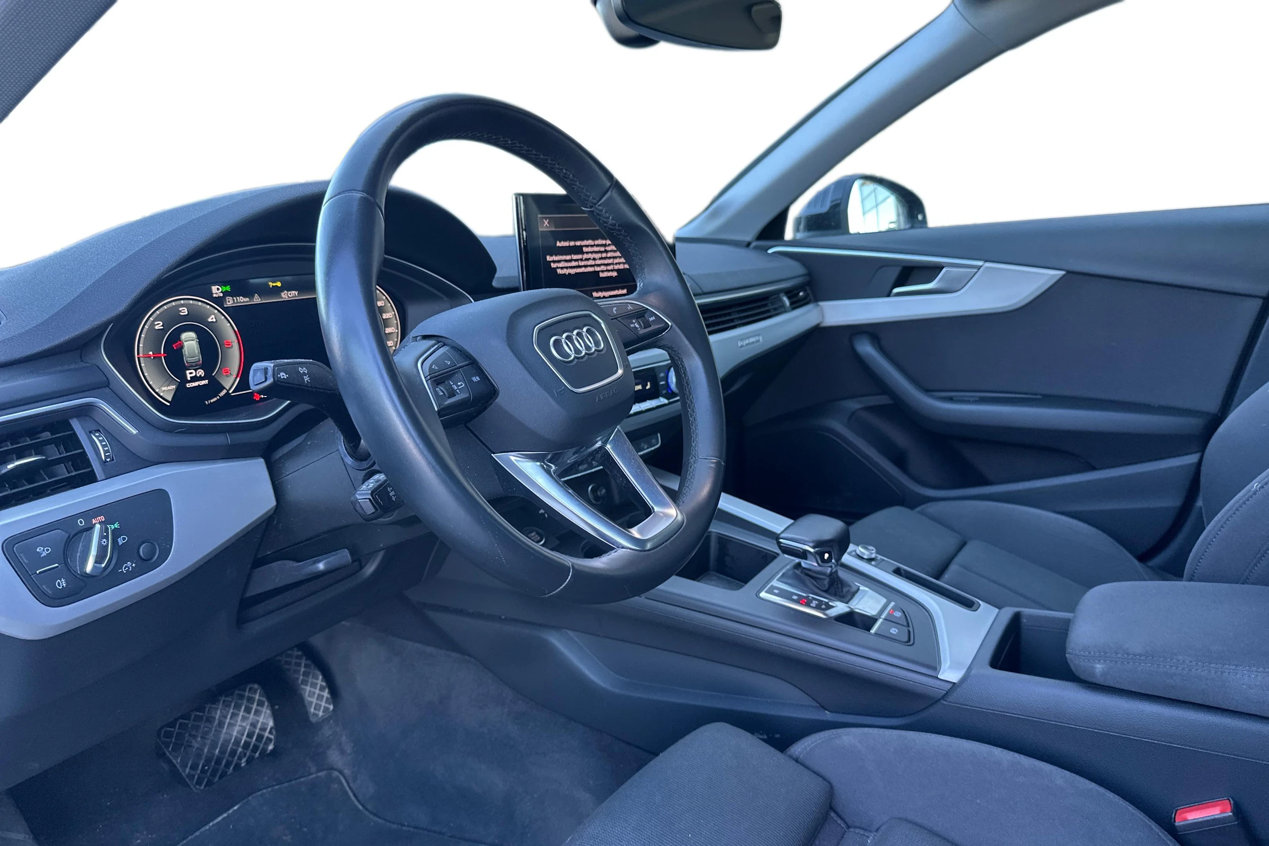 Musta Audi A4 allroad quattro 2022 kuva 3.