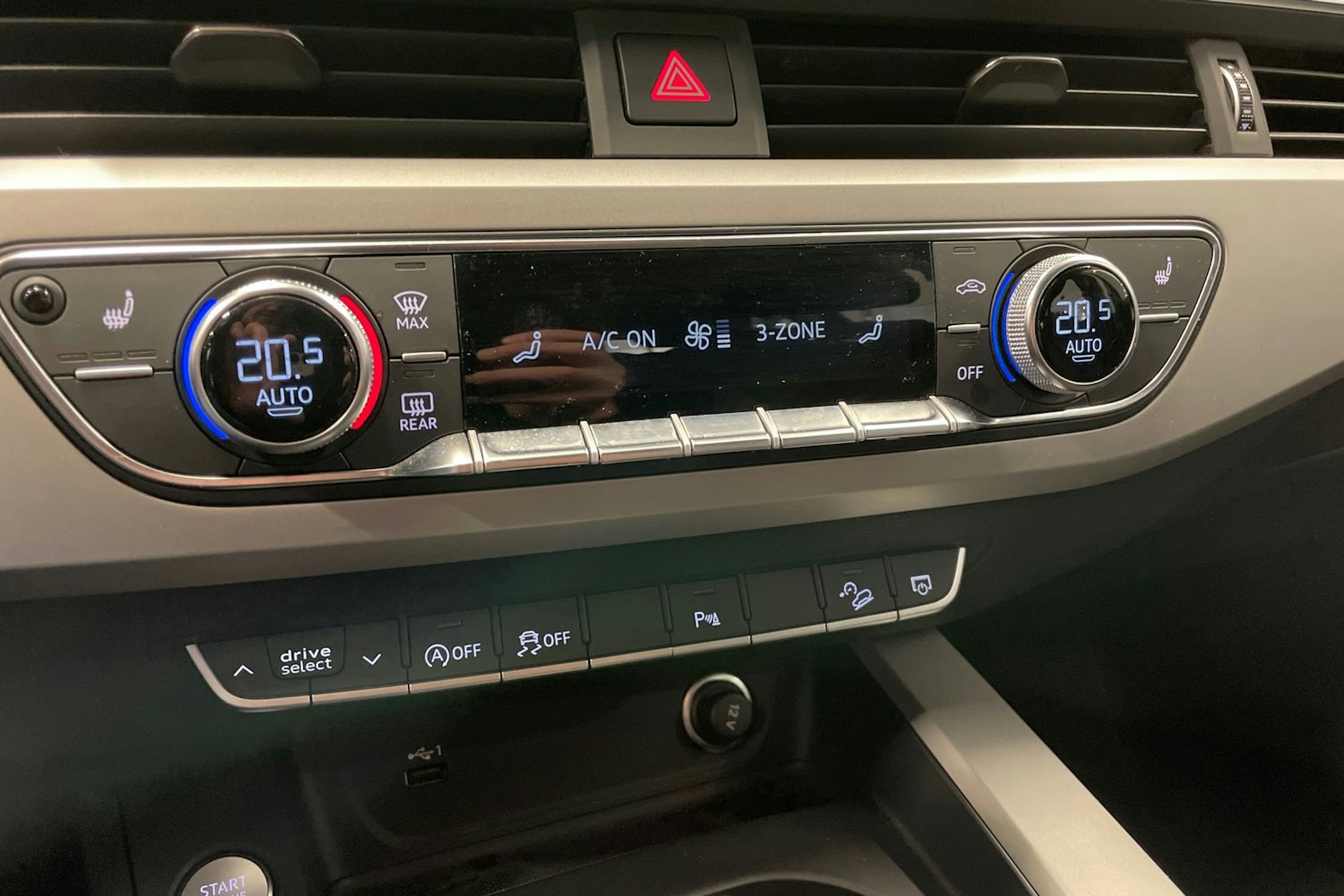 valkoinen Audi A4 allroad quattro 2022 kuva 19.