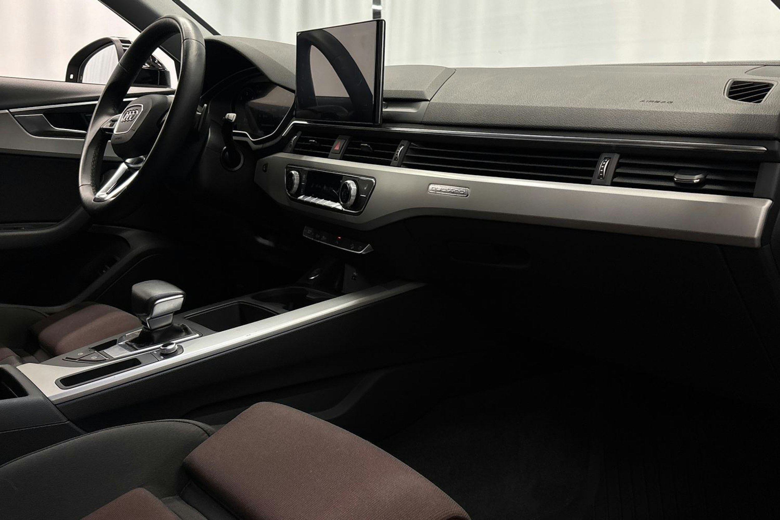 musta Audi A4 allroad quattro 2022 kuva 14.