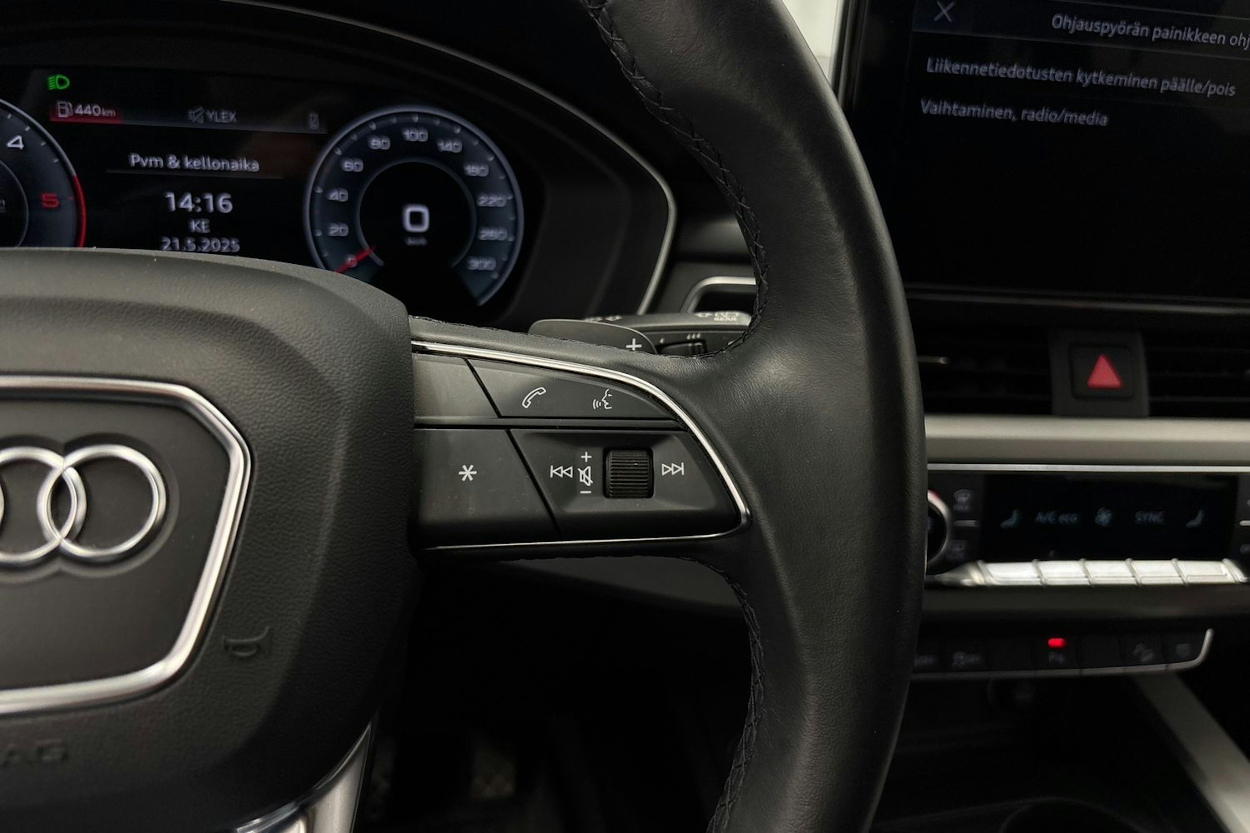 musta Audi A4 allroad quattro 2022 kuva 23.