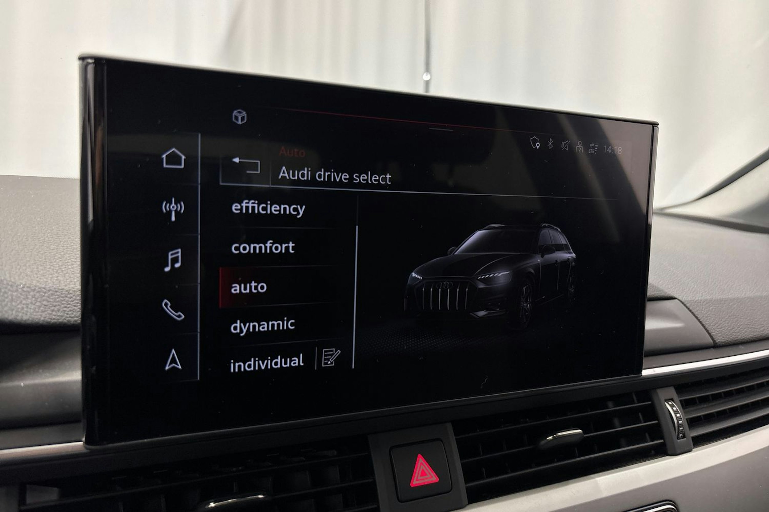 musta Audi A4 allroad quattro 2022 kuva 27.