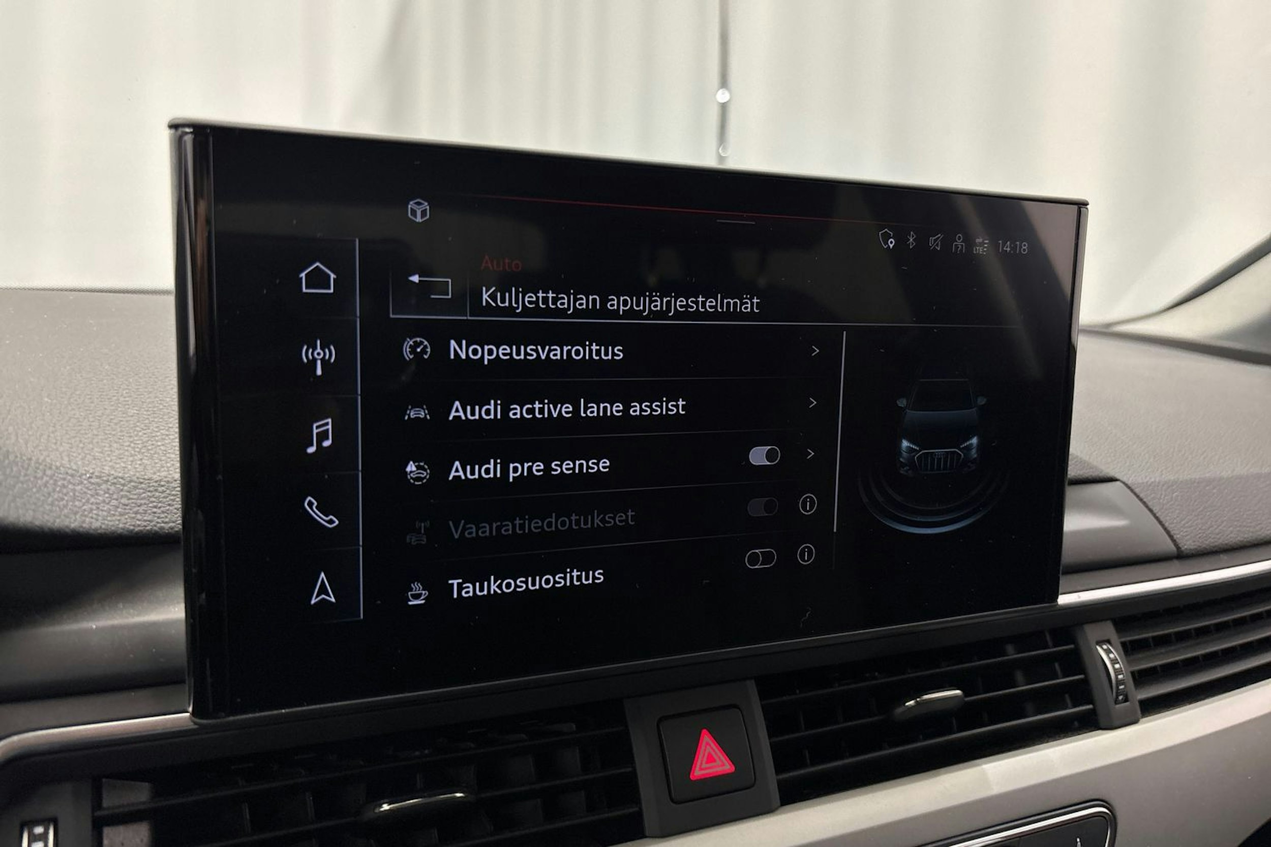musta Audi A4 allroad quattro 2022 kuva 28.