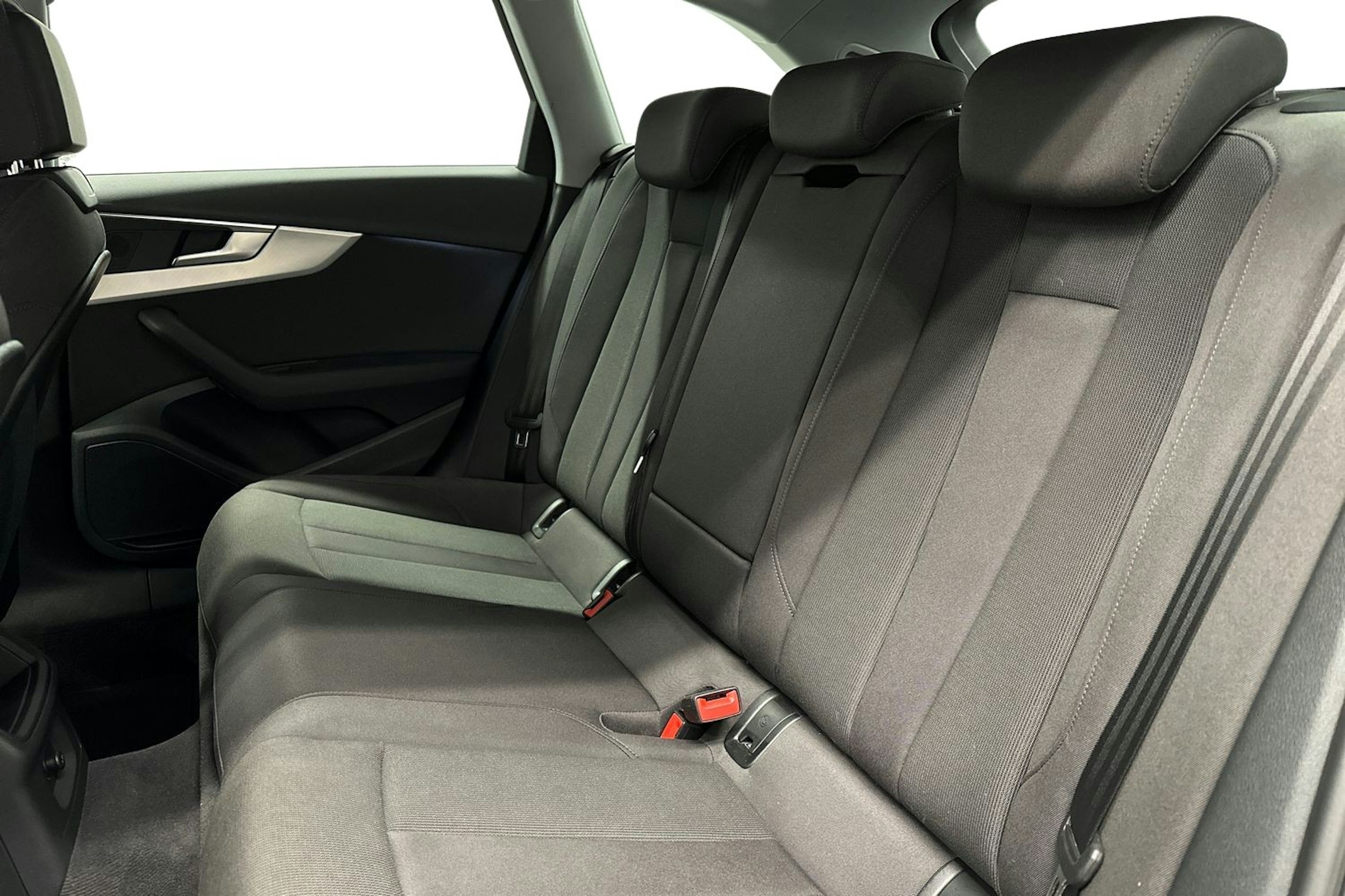 musta Audi A4 allroad quattro 2023 kuva 8.