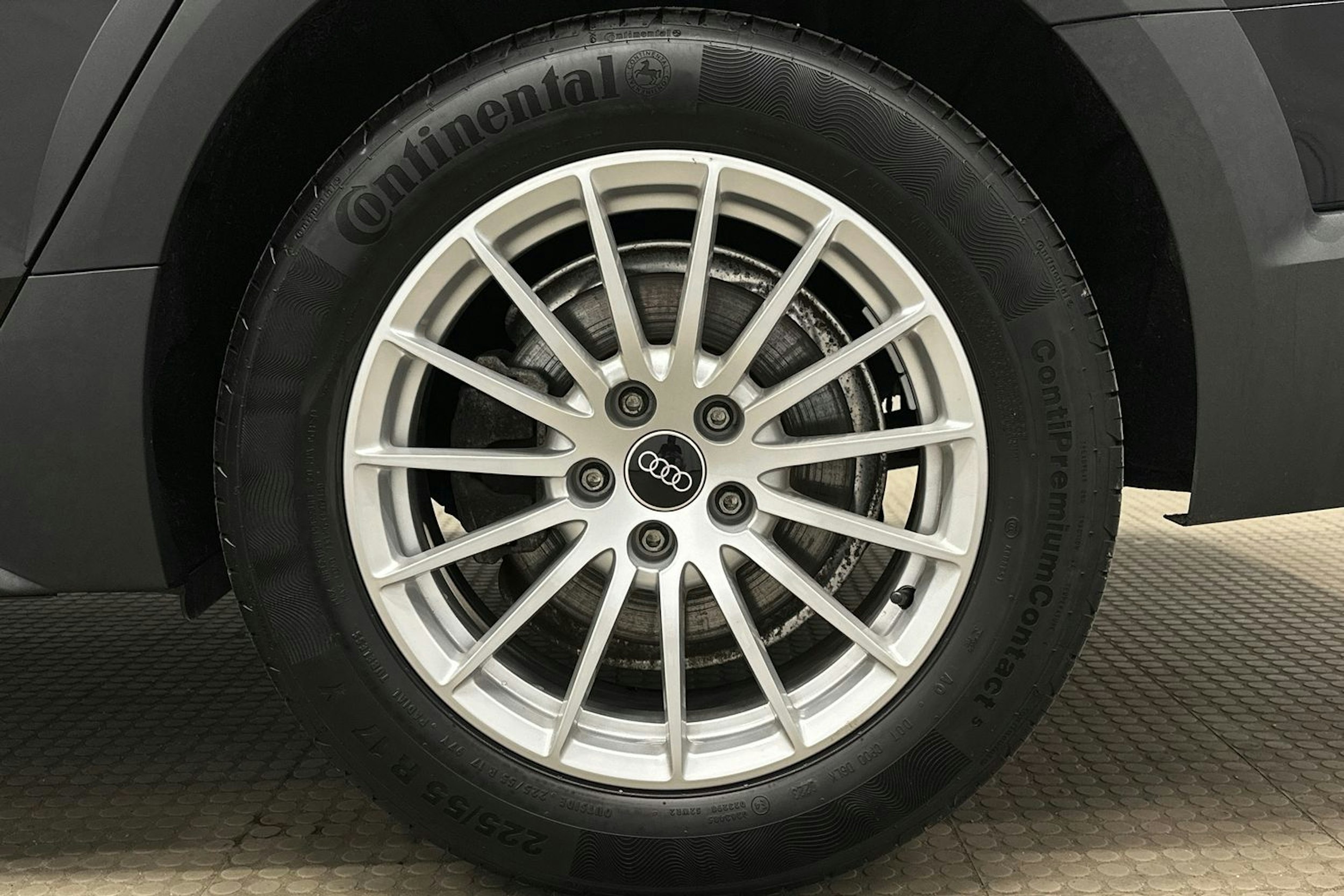 musta Audi A4 allroad quattro 2023 kuva 10.