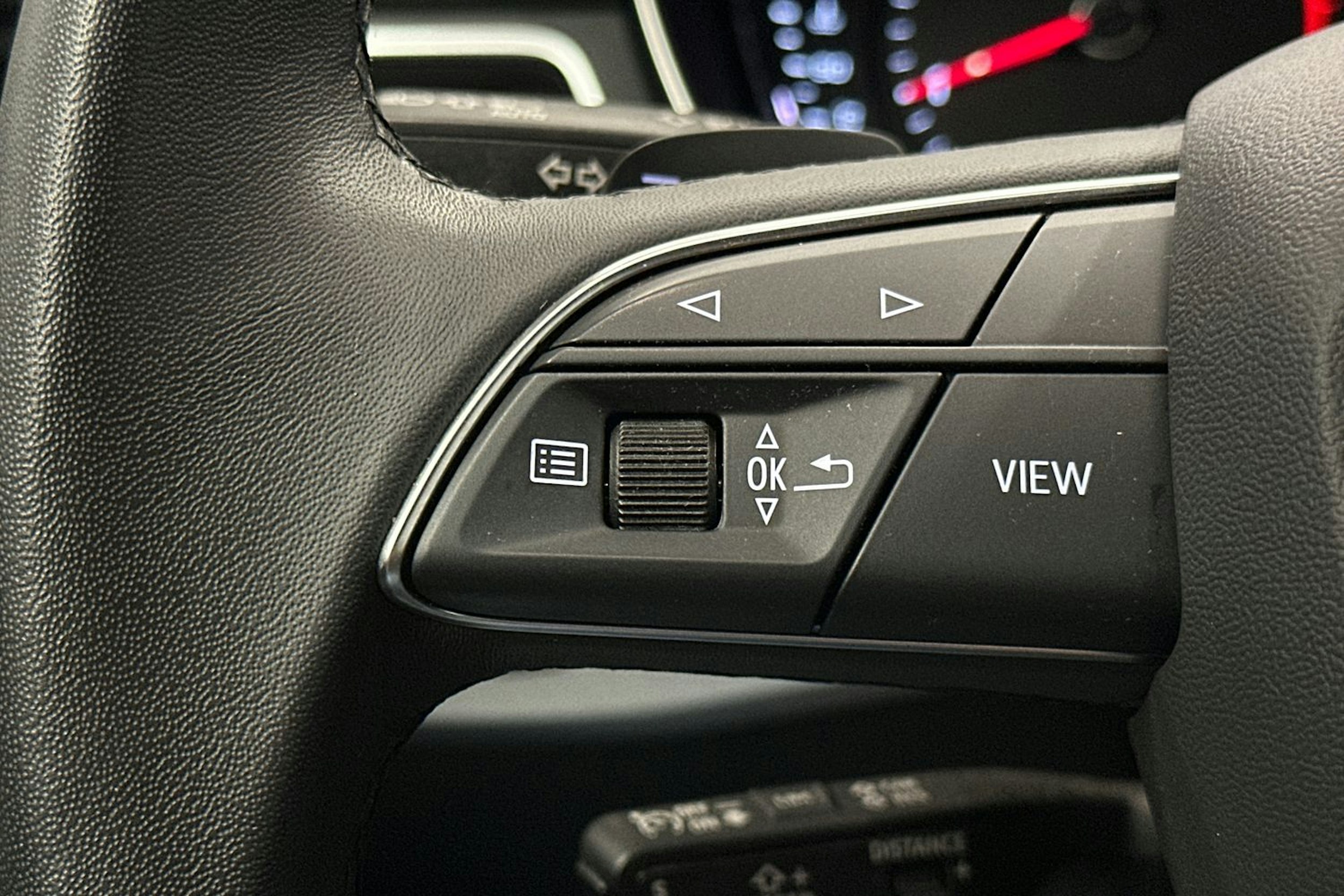 musta Audi A4 allroad quattro 2023 kuva 16.