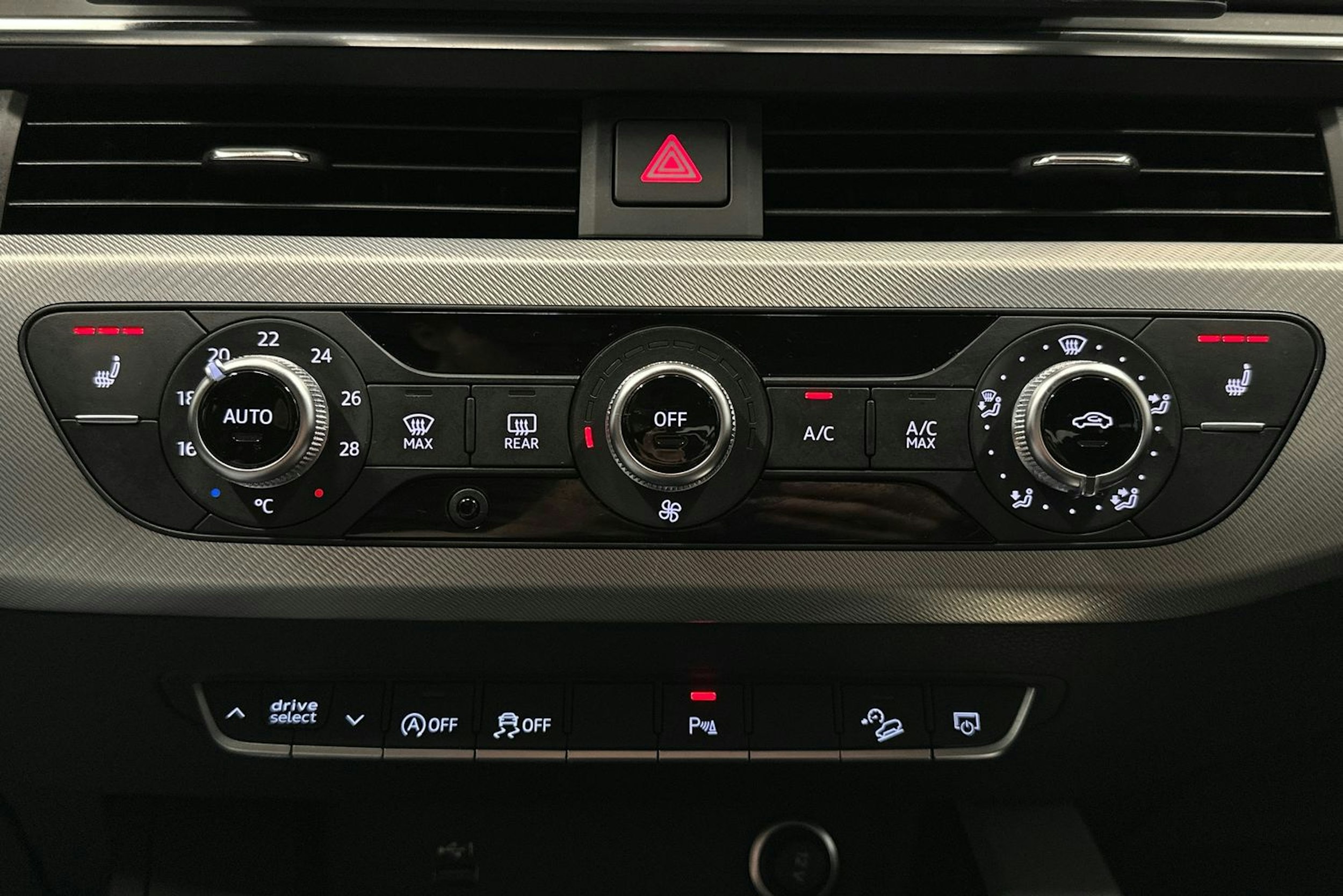 musta Audi A4 allroad quattro 2023 kuva 28.