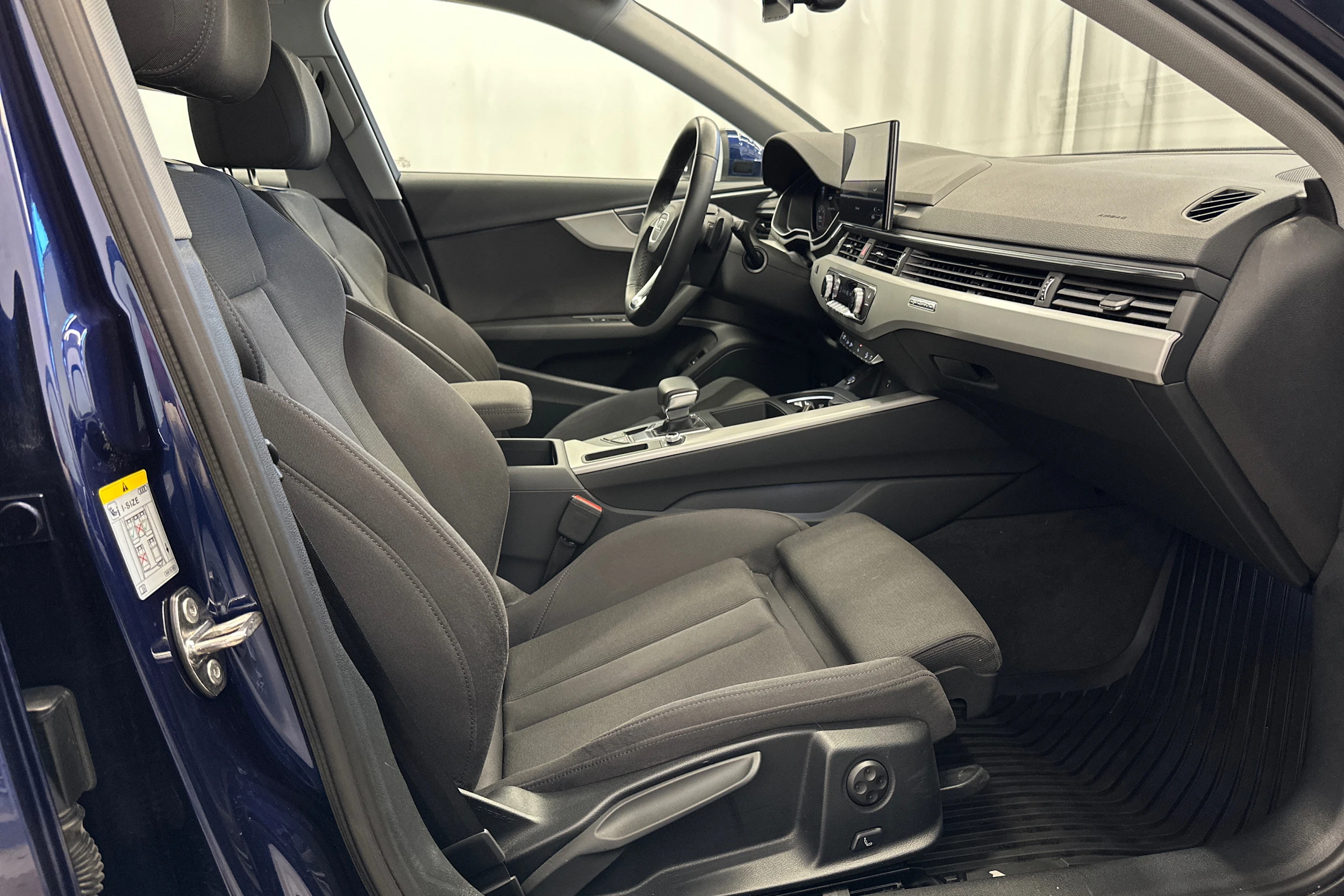 met. sininen Audi A4 allroad quattro 2023 kuva 11.