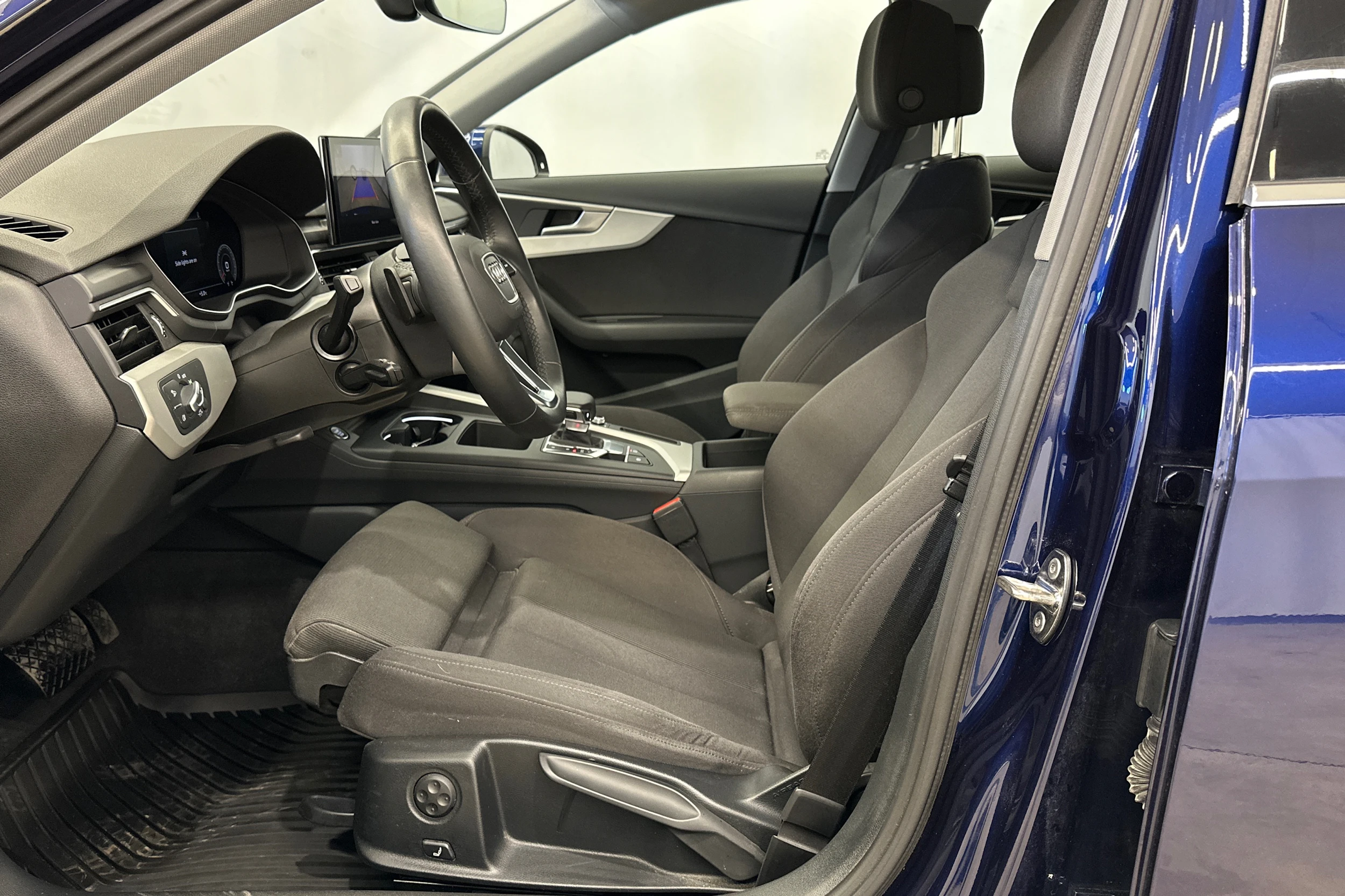met. sininen Audi A4 allroad quattro 2023 kuva 15.