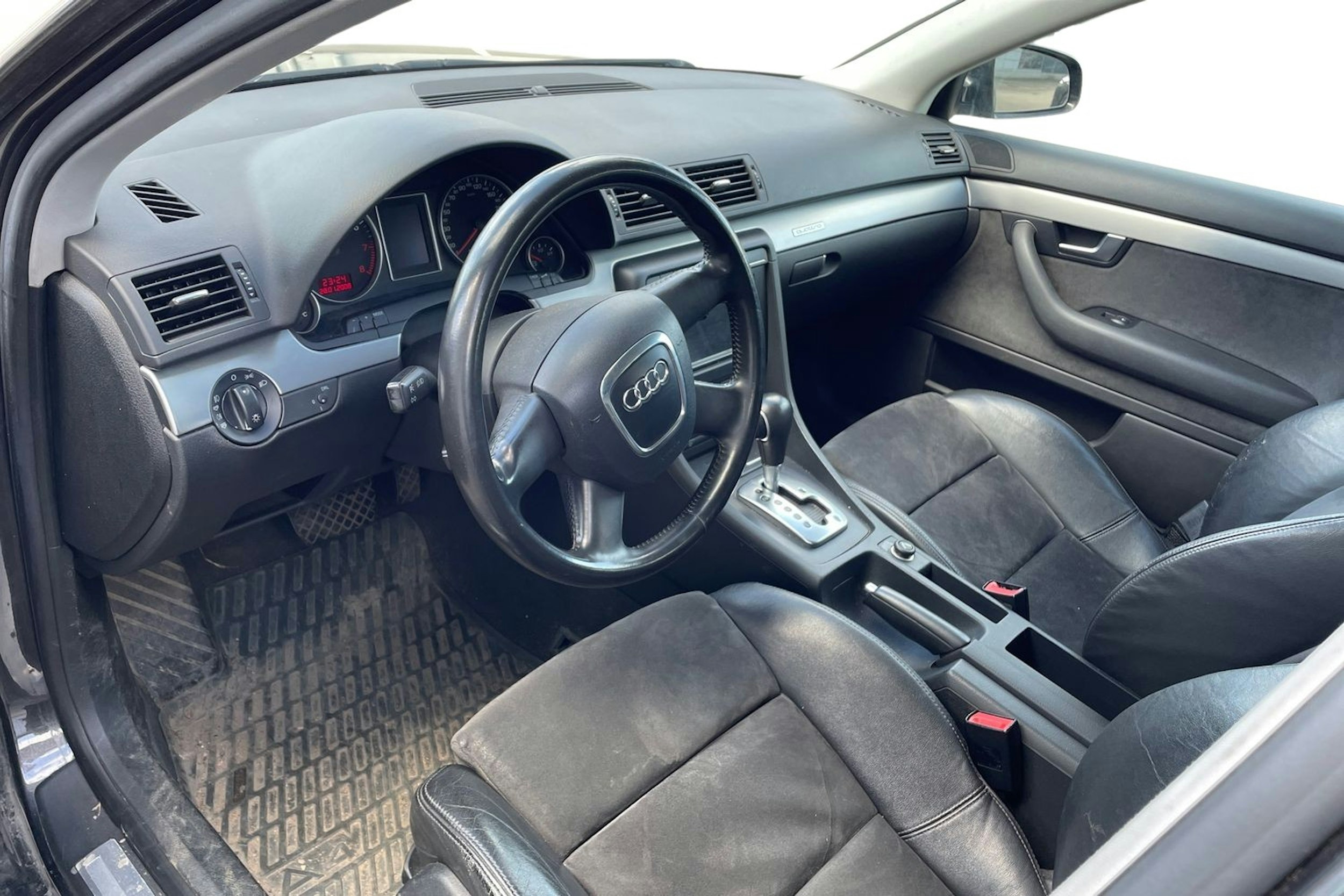 Harmaa Audi A4 2007 kuva 3.