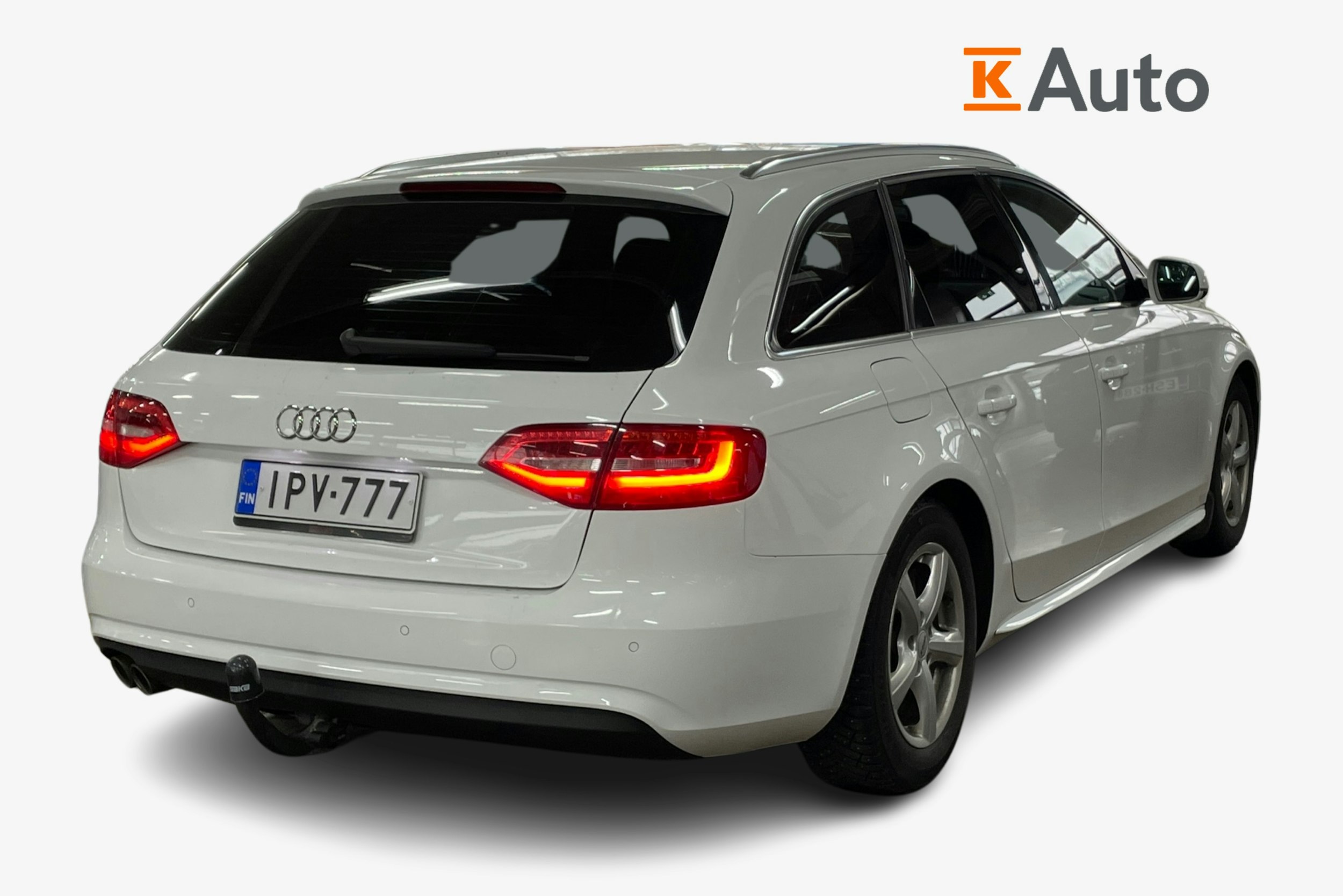 Valkoinen Audi A4 2015 kuva 2.